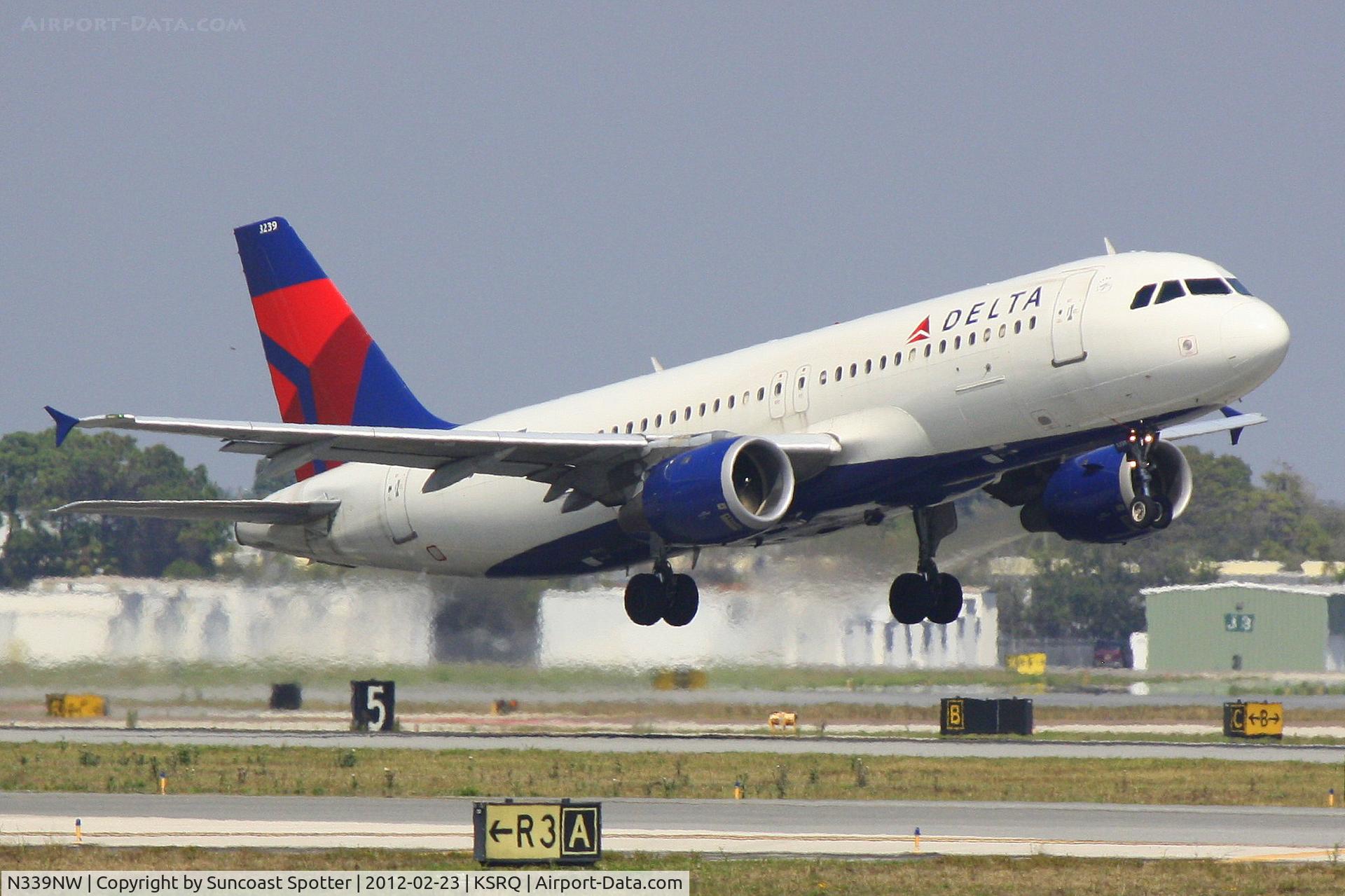 N339NW, 1992 Airbus A320-212 C/N 367, Delta Flight 1146 departs Runway 14 at Sarasota-Bradenton International Airport enroute to Detroit Metro Wayne County International Airport