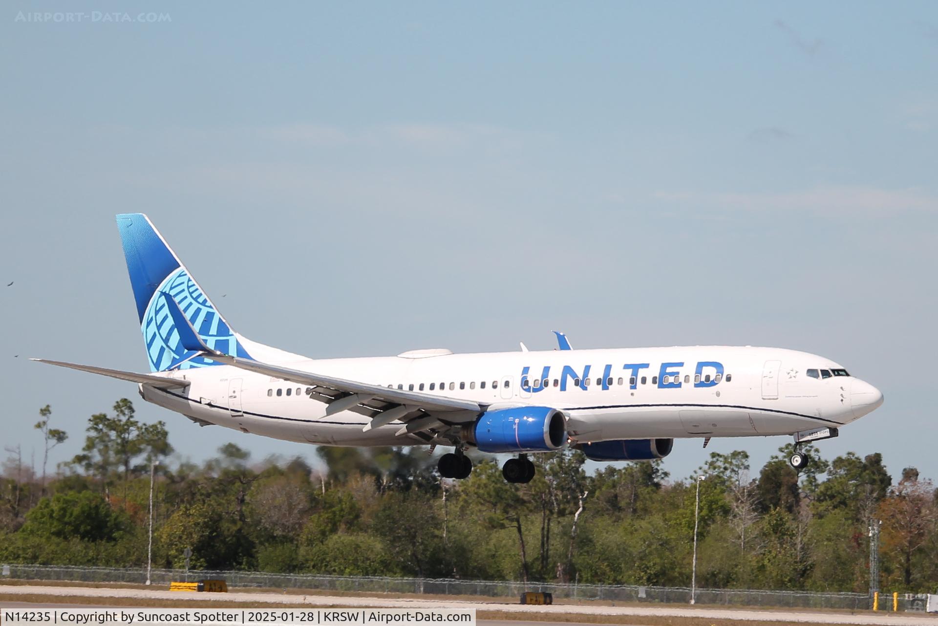 N14235, 1999 Boeing 737-824 C/N 28947, United Flight 335 arrives on Runway 6 at Southwest Florida International Airport following flight from Chicago-O’Hare International Airport