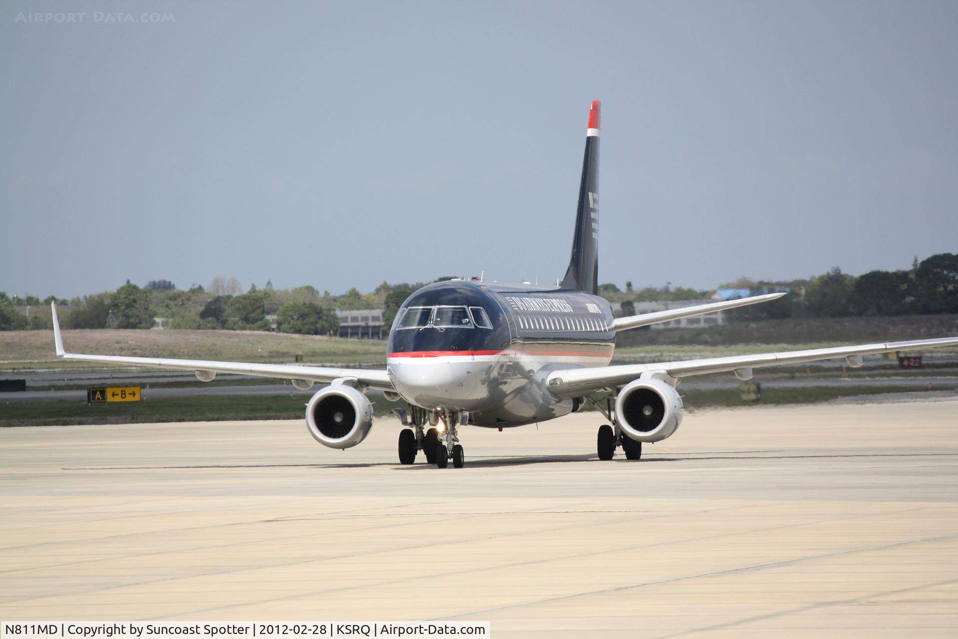 N811MD, 2004 Embraer 170SU (ERJ-170-100SU) C/N 17000028, Republic/US Air Flight 3399 arrives on Runway 14 at Sarasota-Bradenton International Airport following a flight from Reagan National Airport