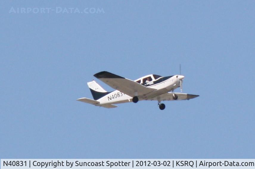 N40831, 1973 Piper PA-28-151 C/N 28-7415092, N40831 departs SRQ