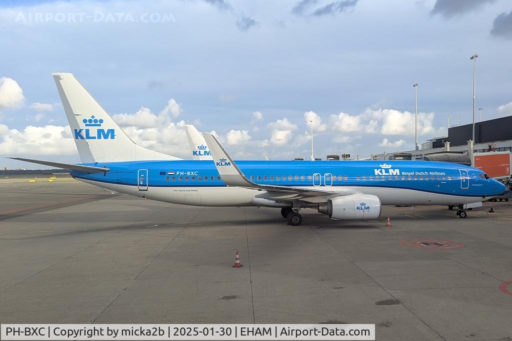 PH-BXC, 1999 Boeing 737-8K2 C/N 29133, Parked