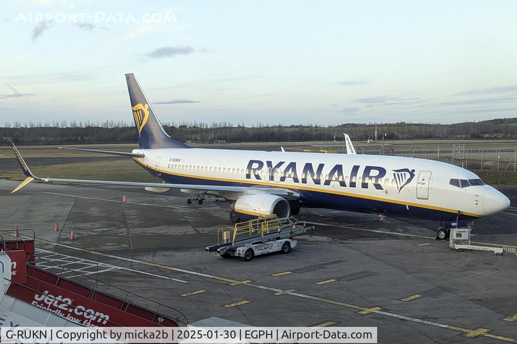 G-RUKN, 2010 Boeing 737-8AS C/N 38508, Parked