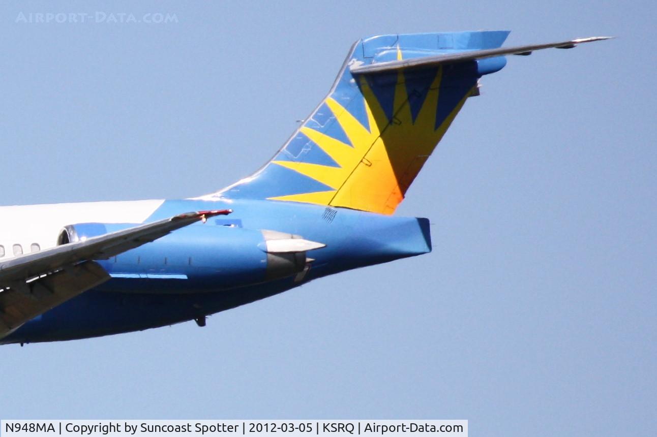N948MA, 1989 McDonnell Douglas DC-9-87 C/N 49778, Allegiant Flight 7052 on approach to Runway 32 at Sarasota-Bradenton International Airport following a flight from Orlando-Sanford International Airport