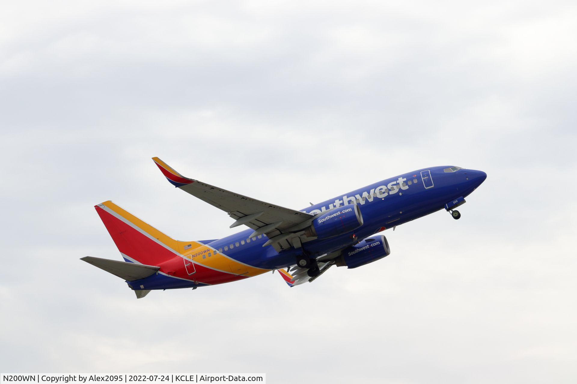 N200WN, 2005 Boeing 737-7H4 C/N 32482, Southwest #2756 KCLE-KMDW