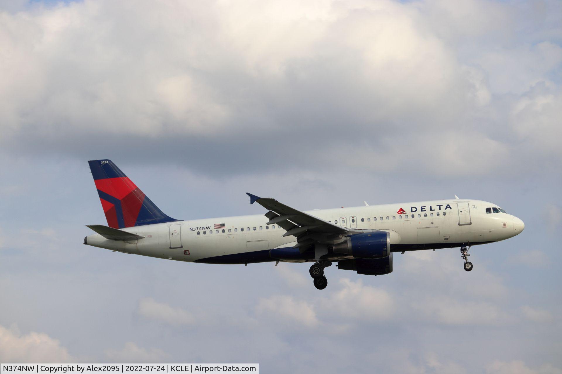 N374NW, 2001 Airbus A320-212 C/N 1646, Delta #2286 KATL-KCLE