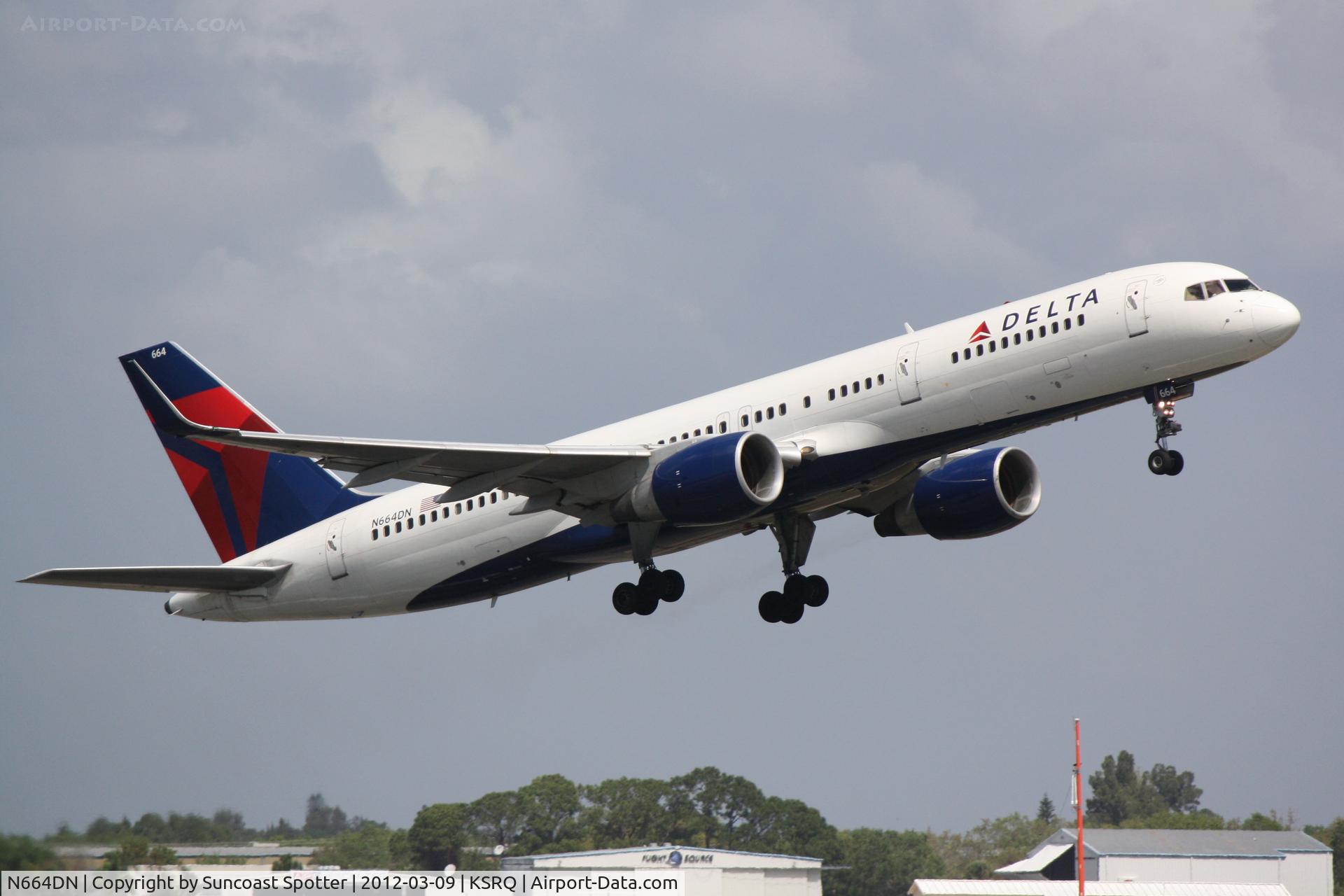 N664DN, 1991 Boeing 757-232 C/N 25012, Delta Flight 1953 departs Runway 14 at Sarasota-Bradenton International Airport enroute to Hartsfield-Jackson Atlanta International Airport