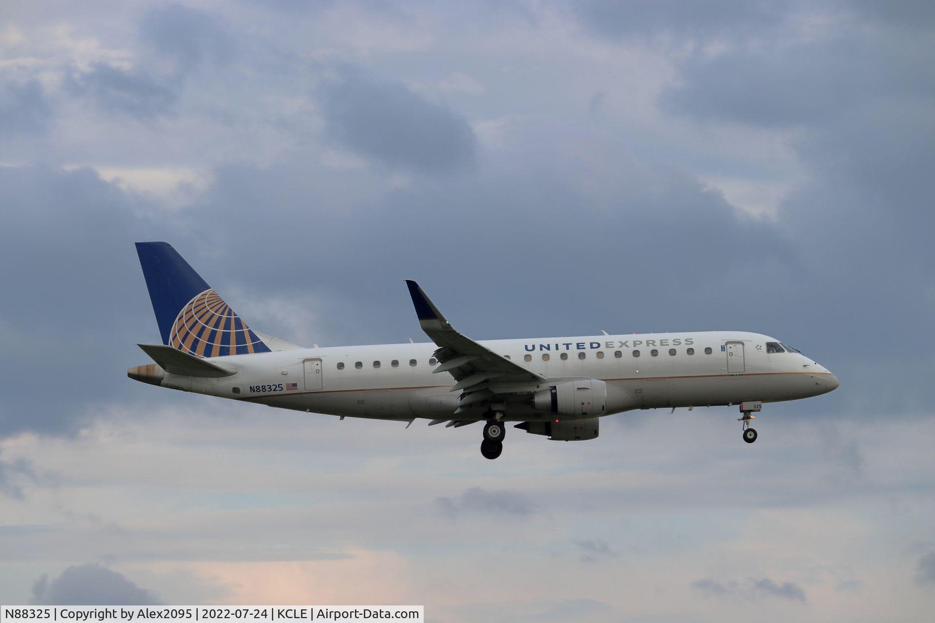 N88325, 2015 Embraer 175LR (ERJ-170-200LR) C/N 17000474, United Express #6094 KIAD-KCLE