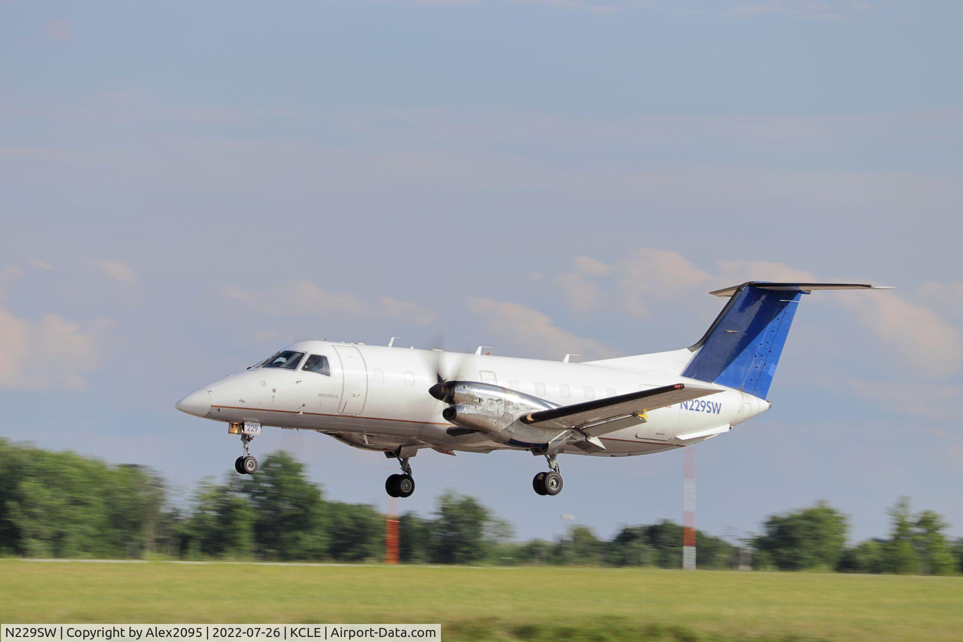 N229SW, 1995 Embraer EMB-120ER Brasilia C/N 120.305, Berry Aviation #229 CYXU-KCLE
