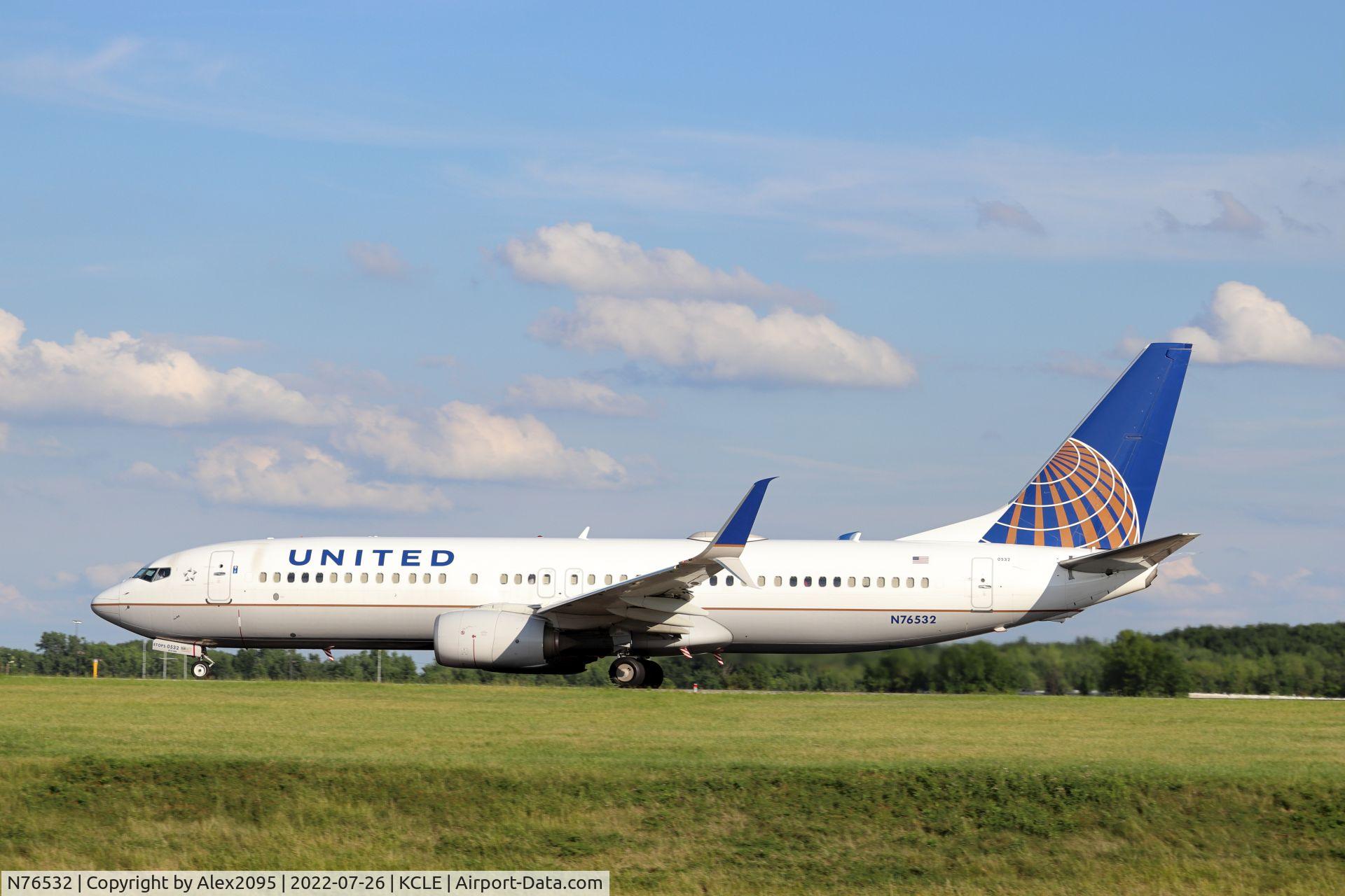 N76532, 2016 Boeing 737-824 C/N 62749, United #1704 KCLE-KORD
