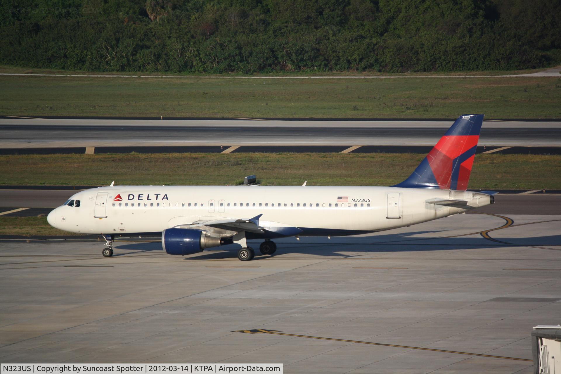 N323US, 1992 Airbus A320-211 C/N 272, Delta Flight 2192 taxis for departure from Tampa International Airport