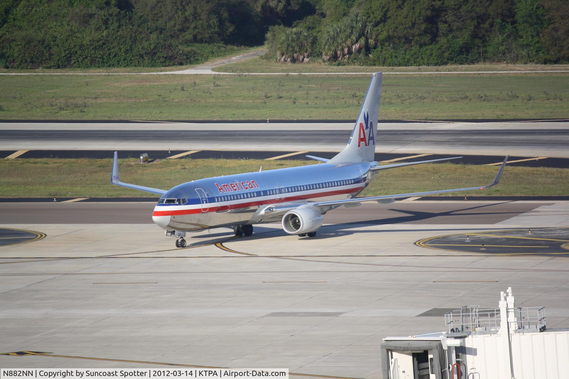 N882NN, 2011 Boeing 737-823 C/N 33221, American Flight 1234 arrives on Runway 1L at Tampa International Airport following a flight from Miami International Airport