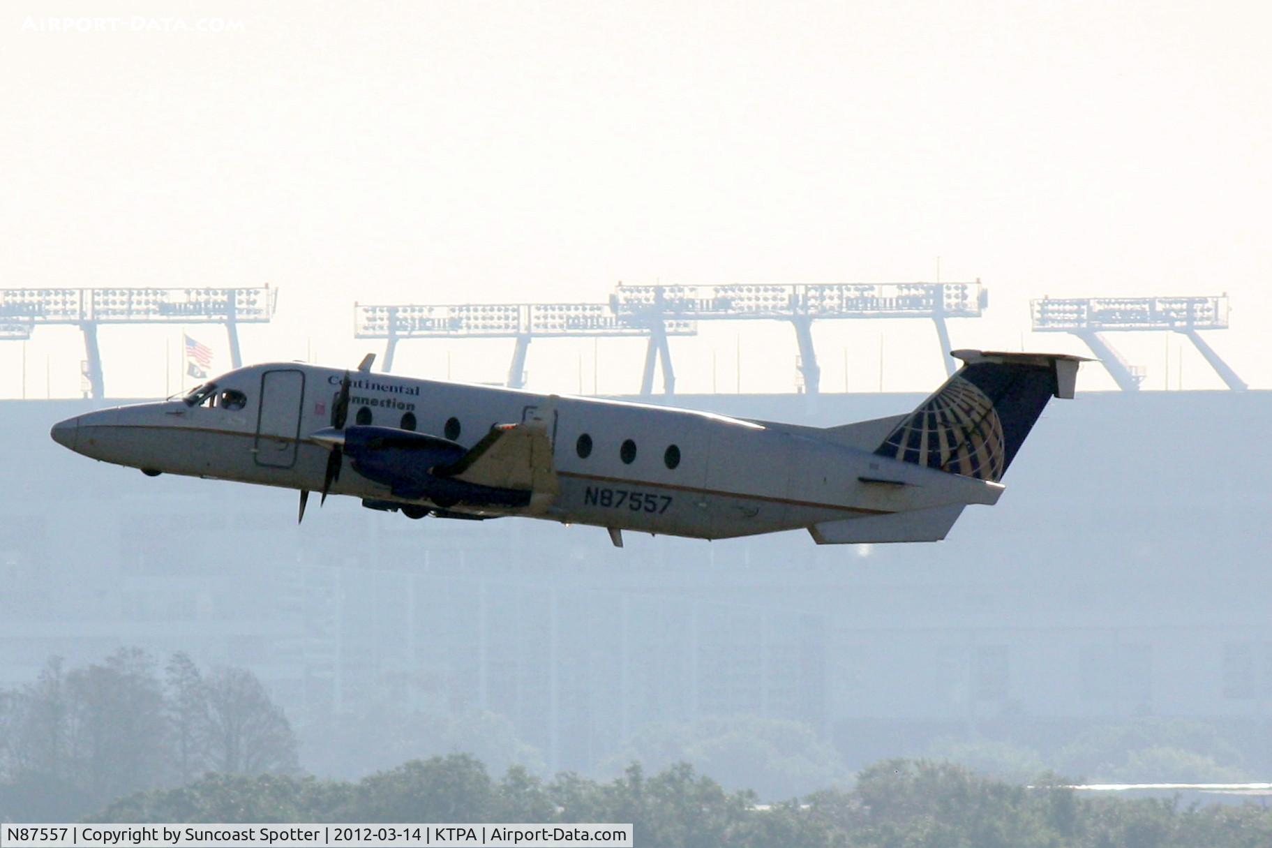 N87557, 1996 Beech 1900D C/N UE-246, Silver Flight 3993 departs Runway 1R at Tampa International Airport enroute to Tallahassee Regional Airport