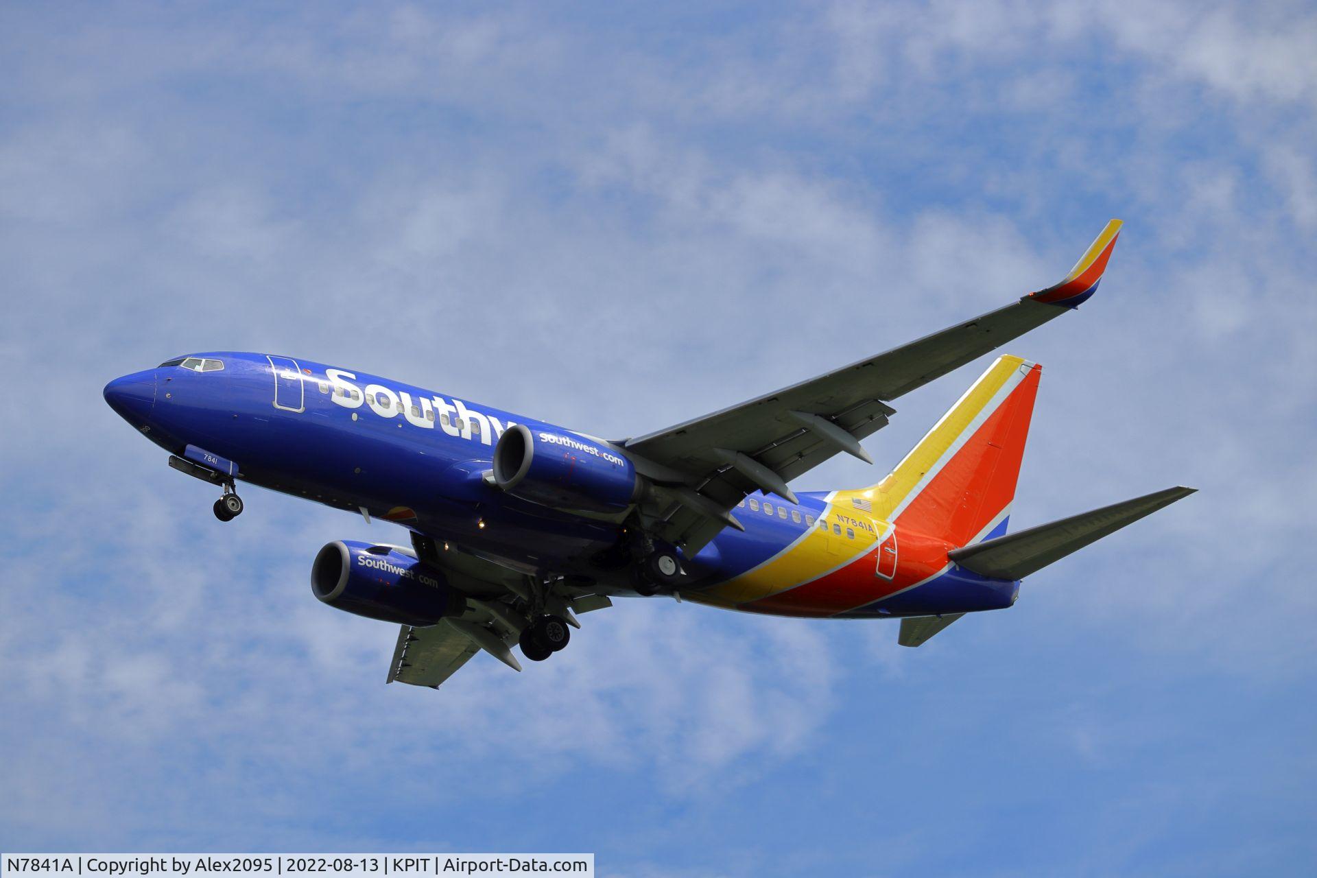 N7841A, 2001 Boeing 737-7L9 C/N 28015, Southwest #1685 KBNA-KPIT