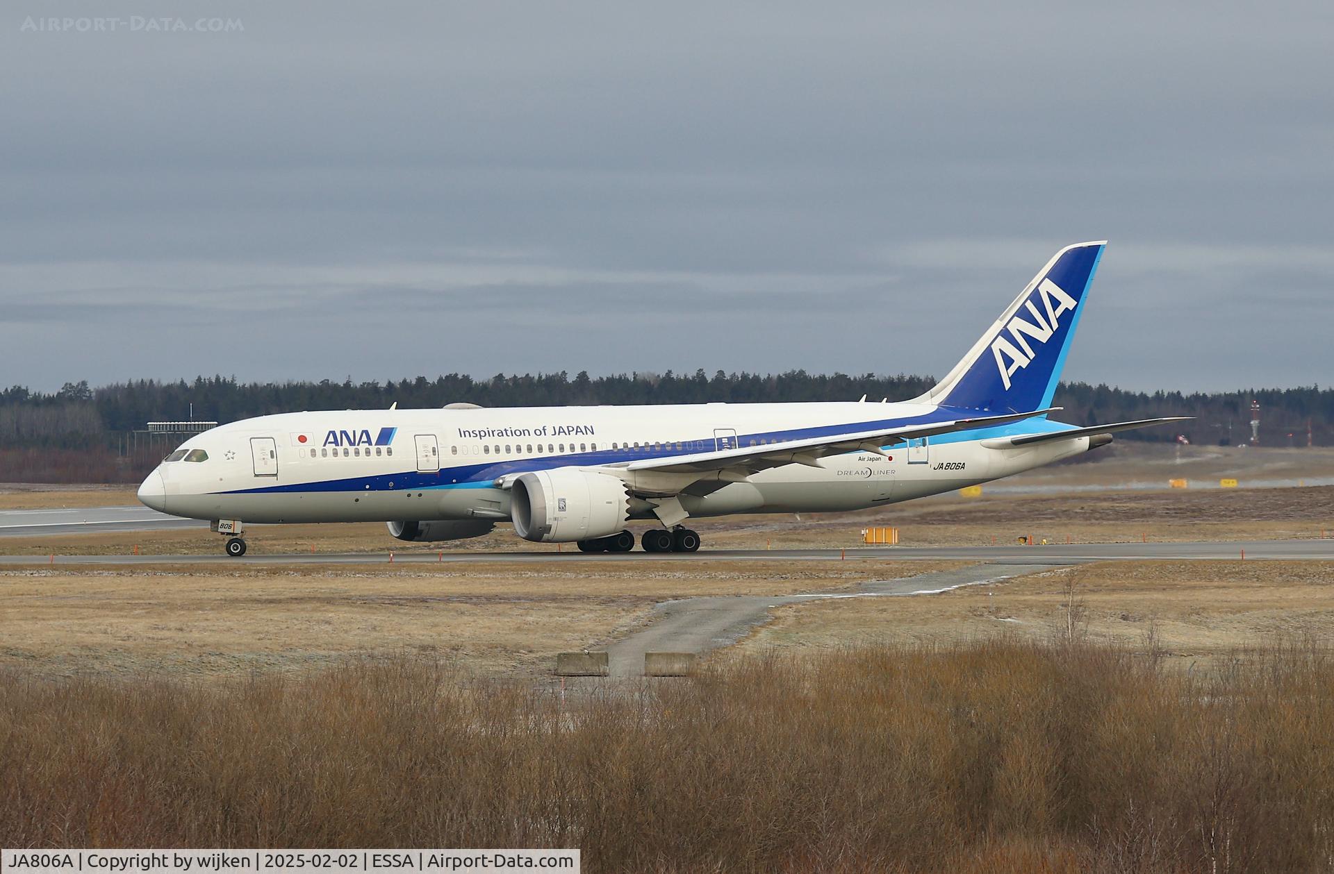 JA806A, 2012 Boeing 787-8 Dreamliner C/N 34515, Rwy 01L