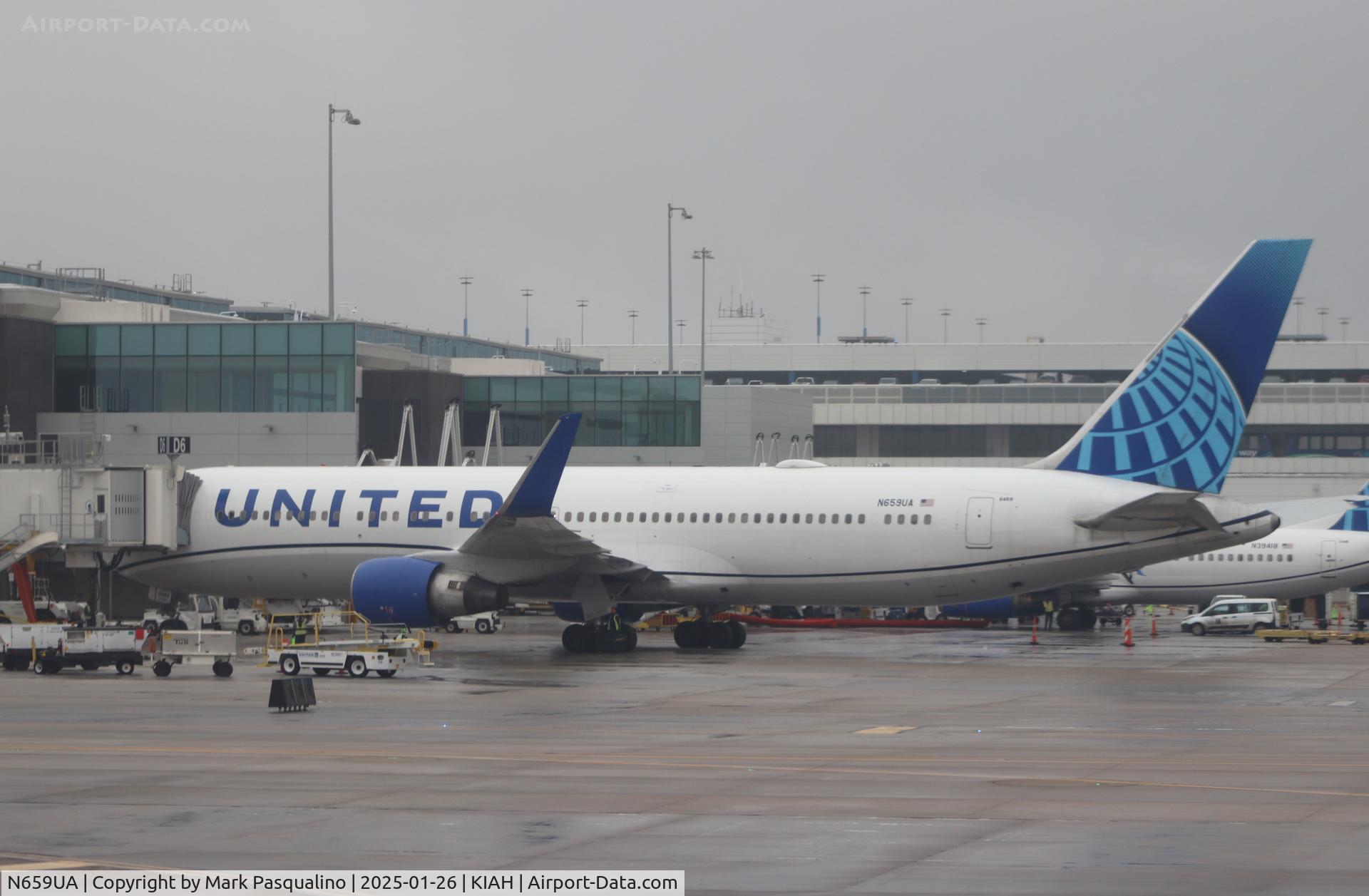 N659UA, 1993 Boeing 767-322 C/N 27114, Boeing 767-322