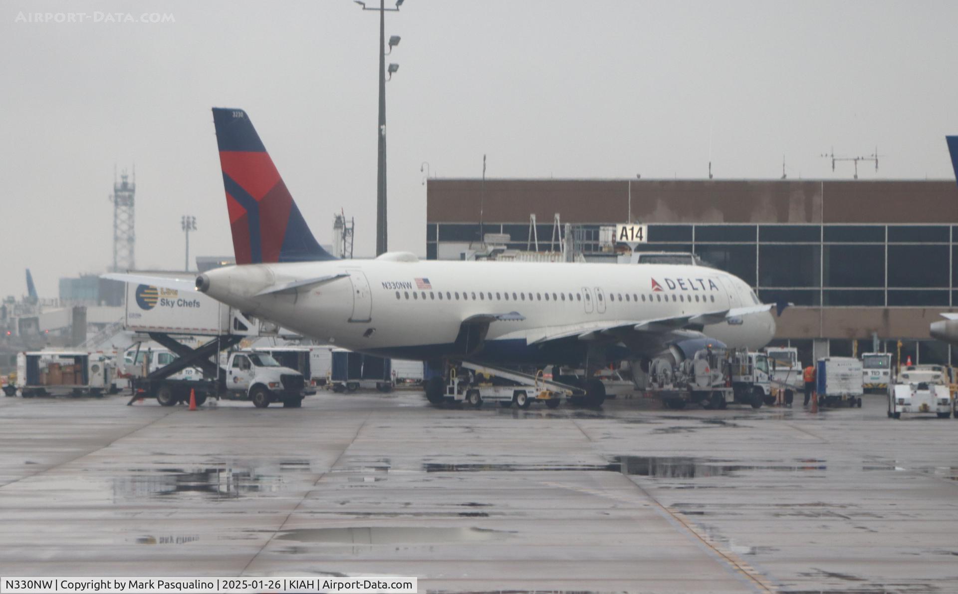 N330NW, 1992 Airbus A320-211 C/N 307, Airbus A320-211