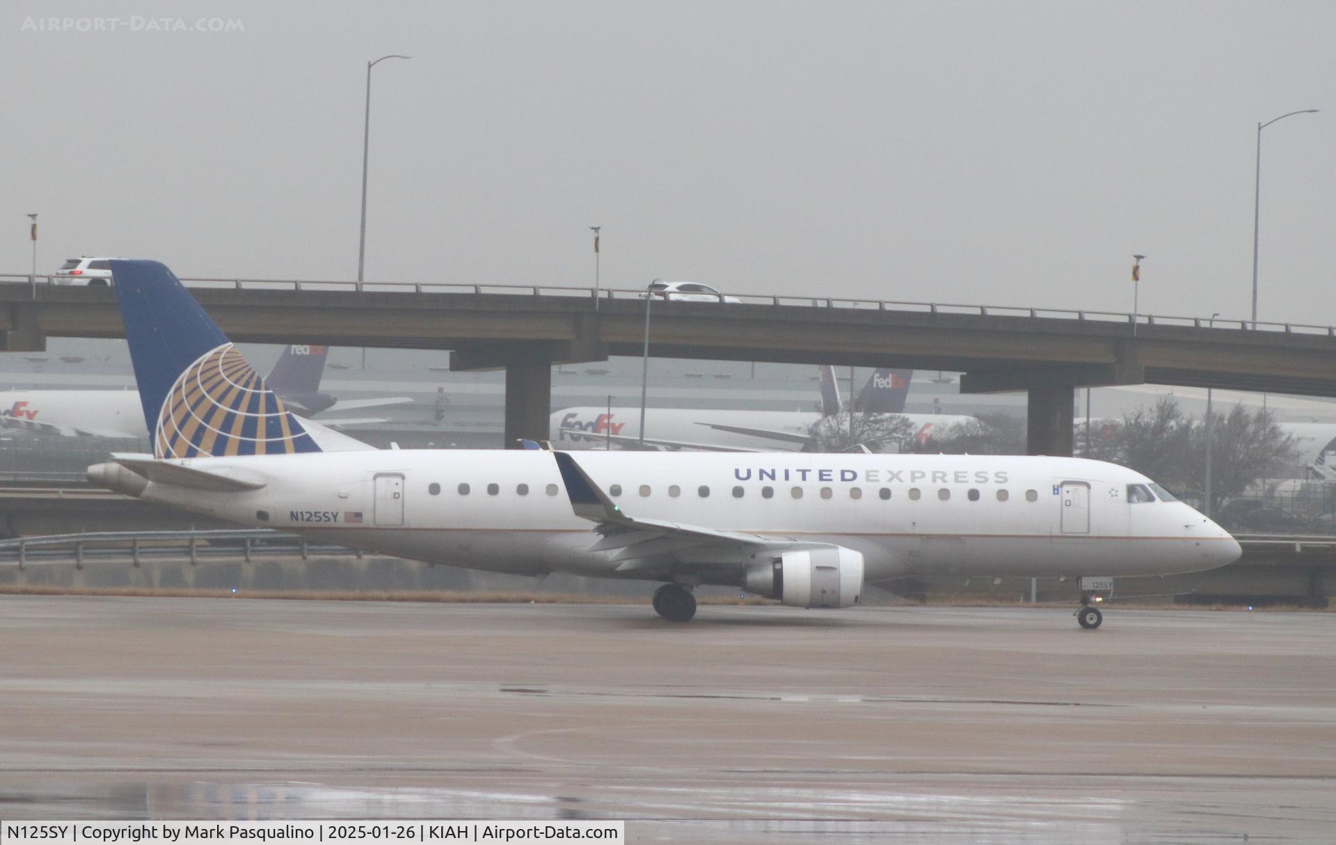 N125SY, 2014 Embraer 175LR (ERJ-170-200LR) C/N 17000440, ERJ-170-200LR