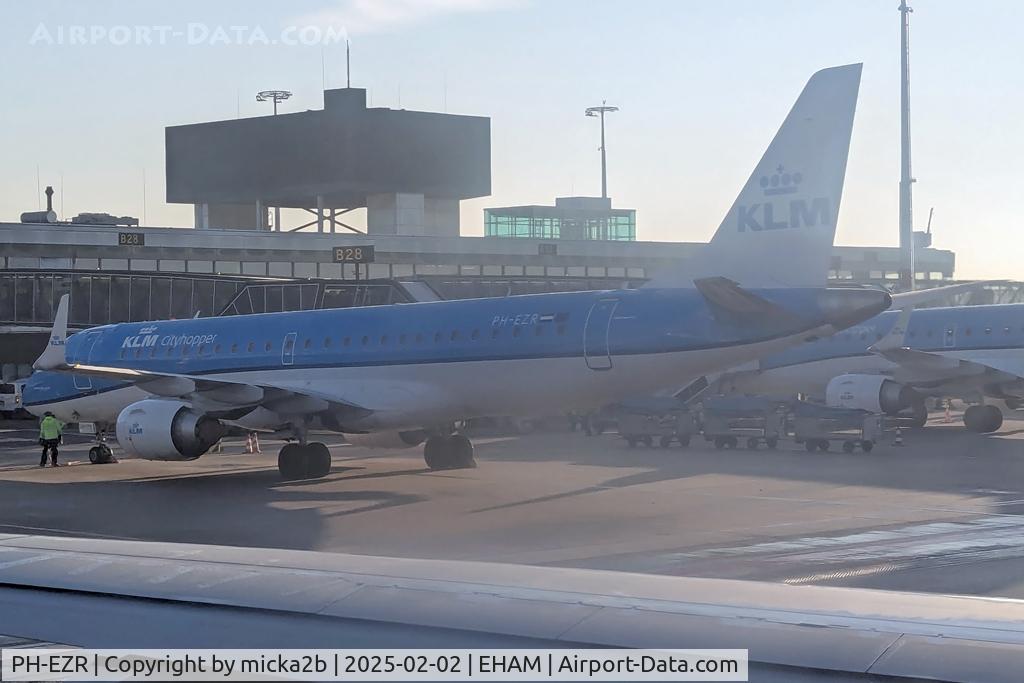 PH-EZR, 2010 Embraer 190LR (ERJ-190-100LR) C/N 19000375, Parked