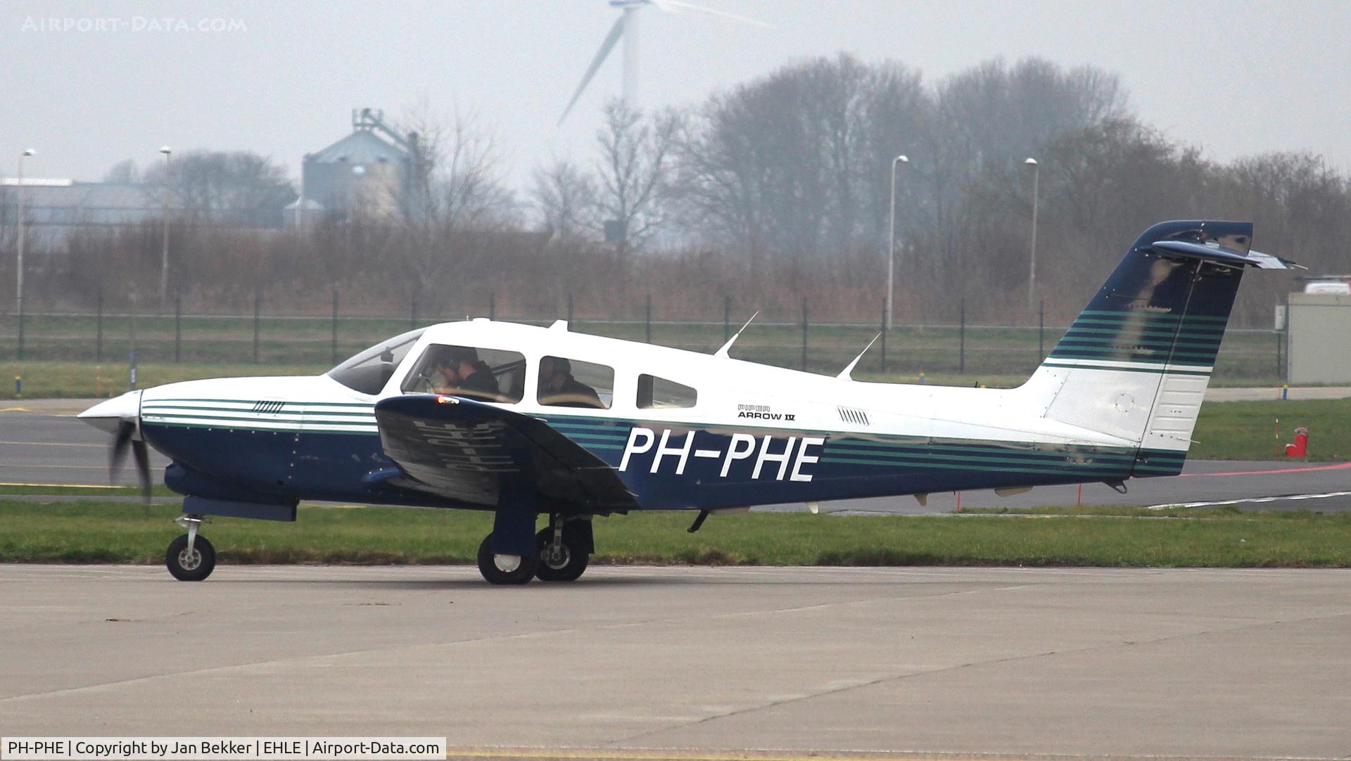 PH-PHE, Piper PA-28RT-201T Turbo Arrow IV Arrow IV C/N 28R-8331022, Lelystad Airport