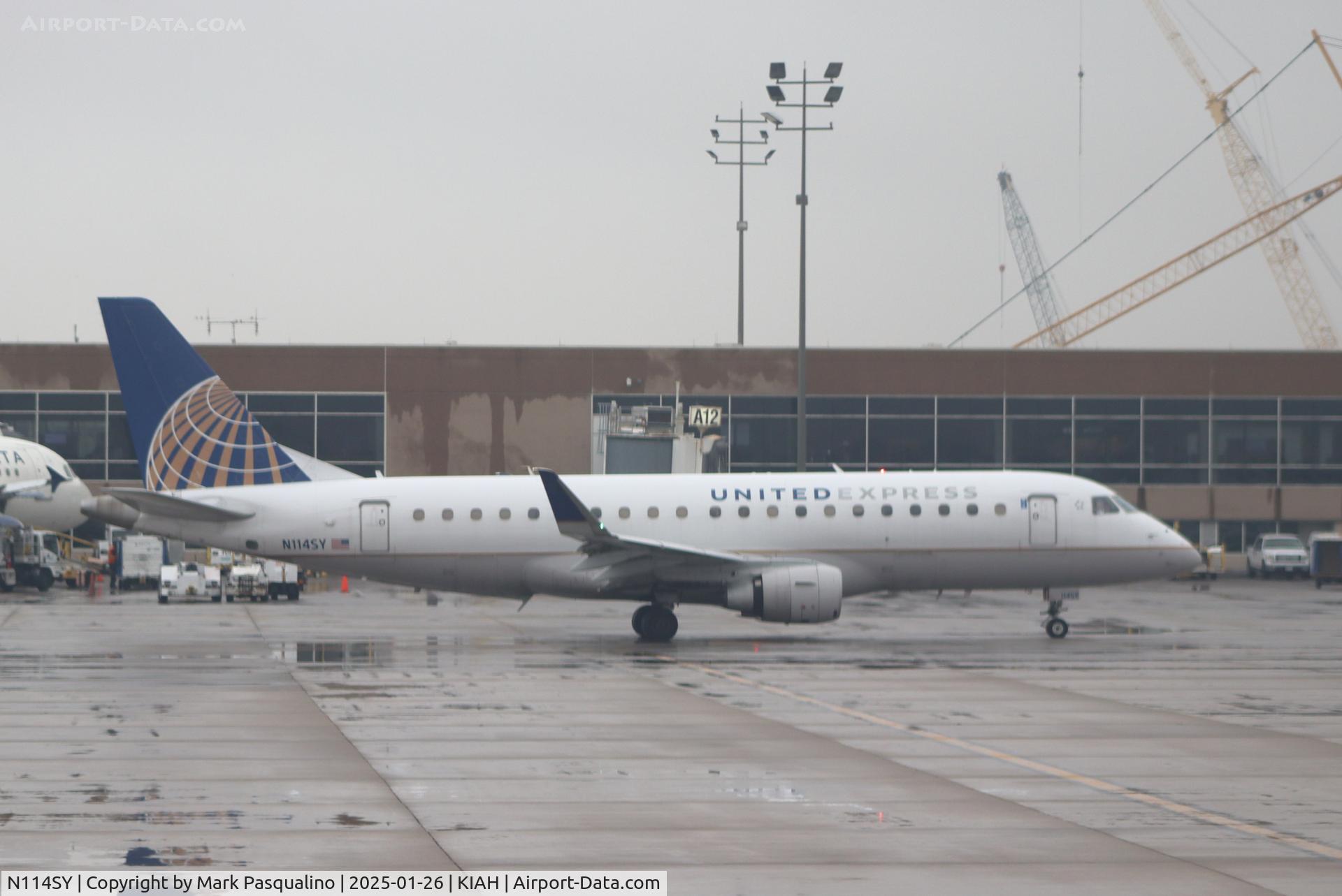 N114SY, 2014 Embraer 175LR (ERJ-170-200LR) C/N 17000410, ERJ-170-200LR