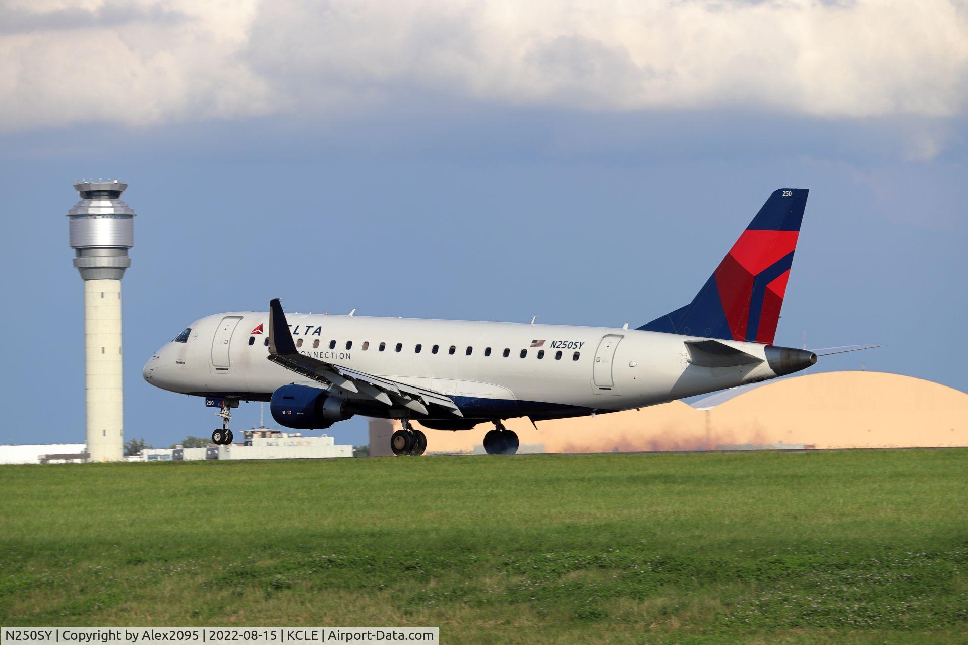 N250SY, 2016 Embraer 175LR (ERJ-170-200LR) C/N 17000610, Delta Connection #3777 KMSP-KCLE