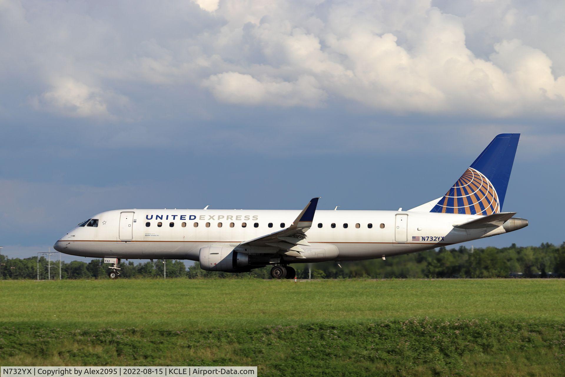 N732YX, 2015 Embraer 175LR (ERJ-170-200LR) C/N 17000521, United Express #3444 KCLE-KEWR