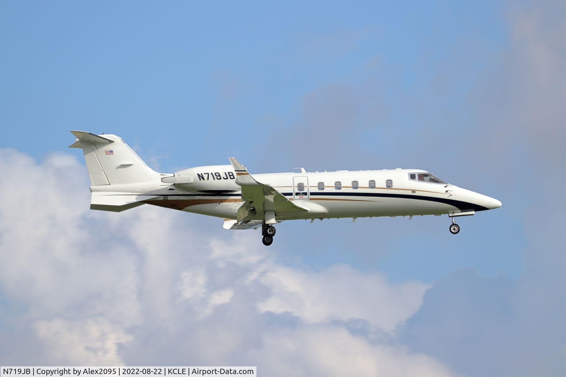 N719JB, 2005 Learjet 60 C/N 288, KRDG-KCLE