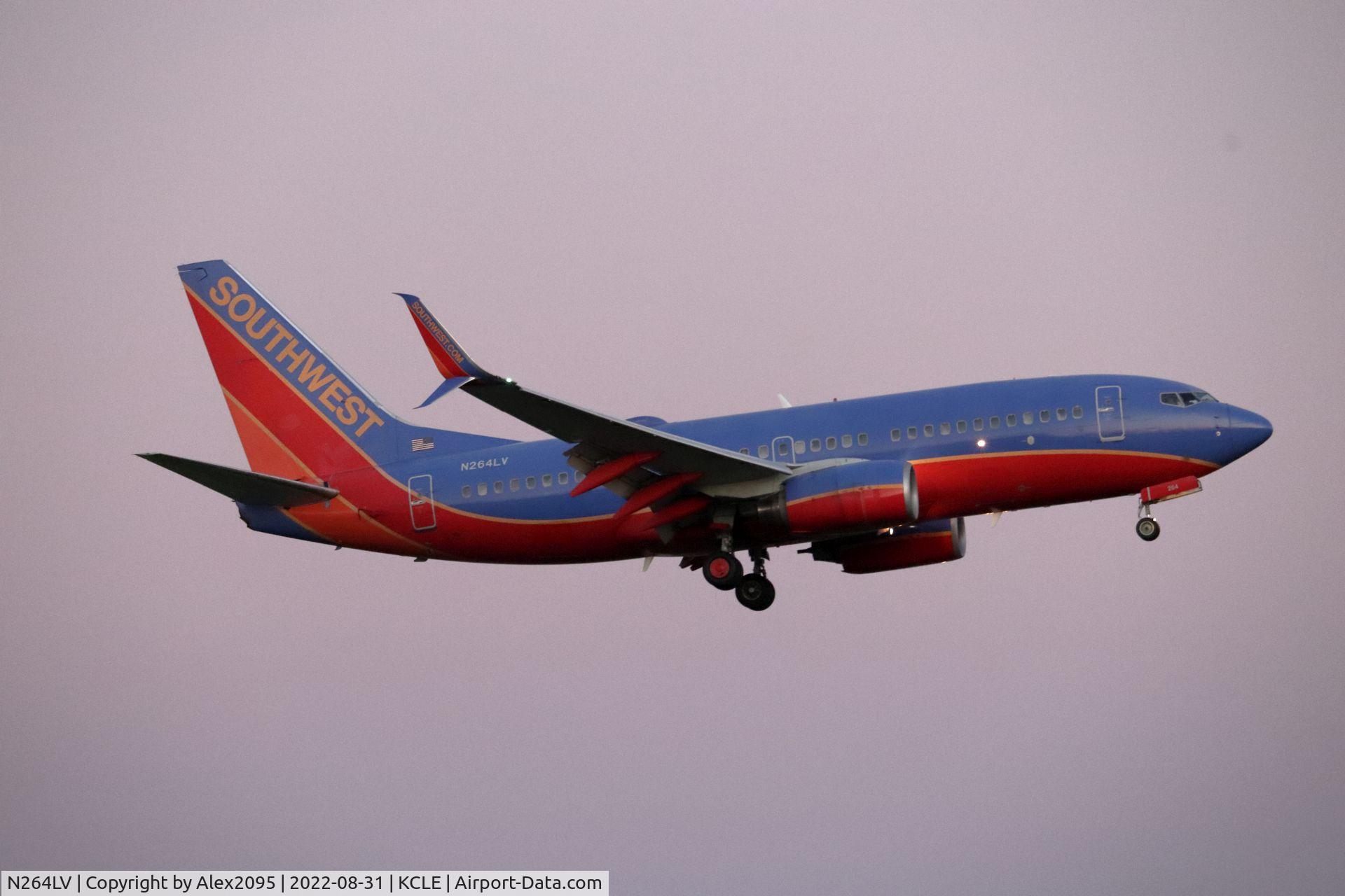 N264LV, 2007 Boeing 737-7H4 C/N 32521, Southwest #3083 KDEN-KCLE