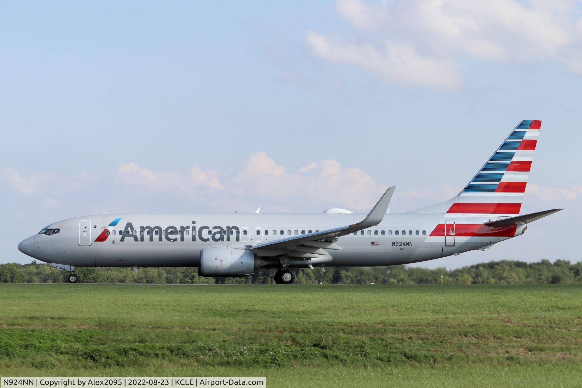 N924NN, 2013 Boeing 737-823 C/N 33486, American #2336 KCLE-KDFW