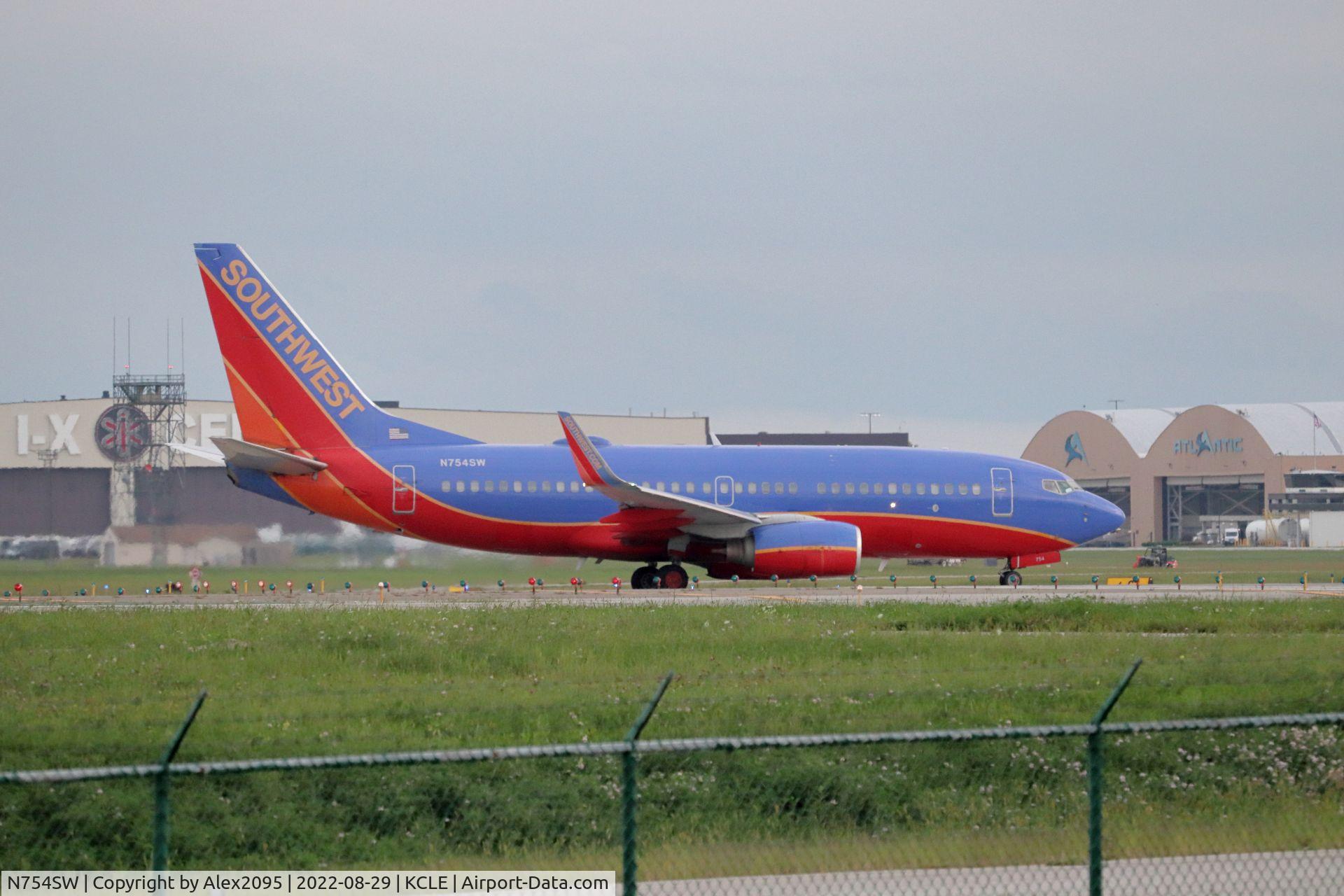 N754SW, 1999 Boeing 737-7H4 C/N 29849, Southwest #2949 KCLE-KMDW