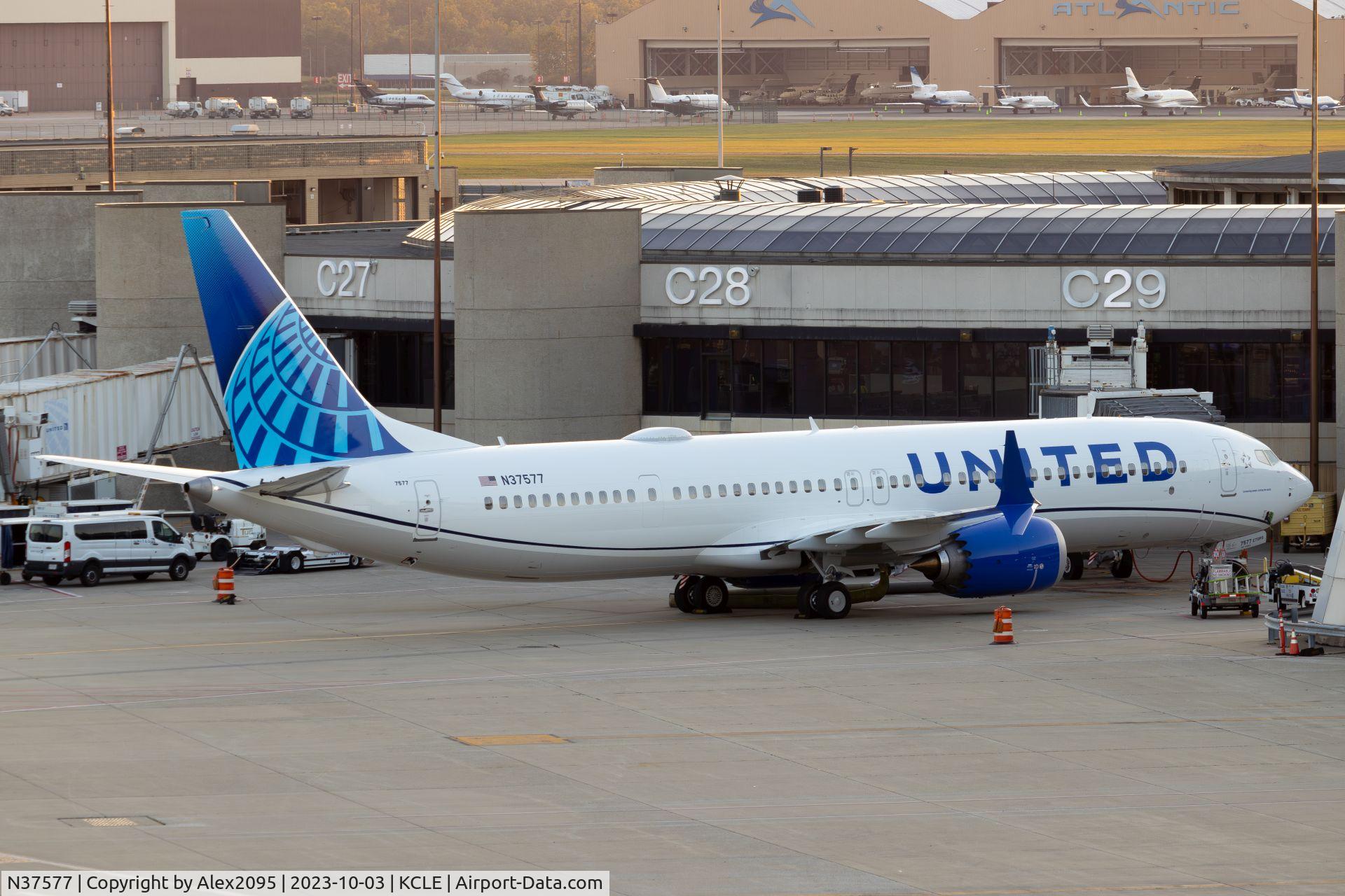 N37577, 2023 Boeing 737-9 MAX C/N 67615, United MAX 9 hours after delivery to United from KGSO