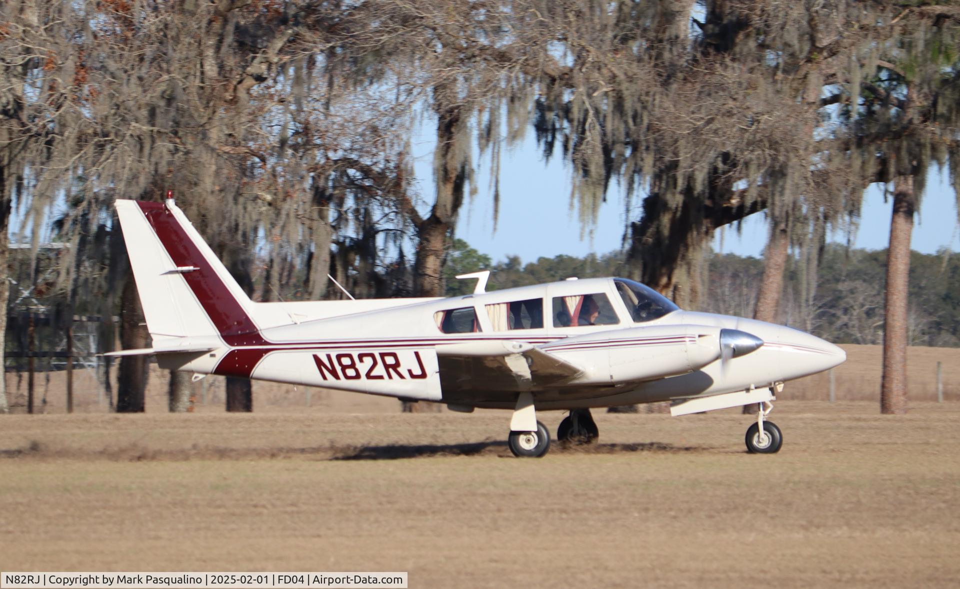 N82RJ, 1966 Piper PA-30 Twin Comanche C/N 30-1049, Piper PA-30