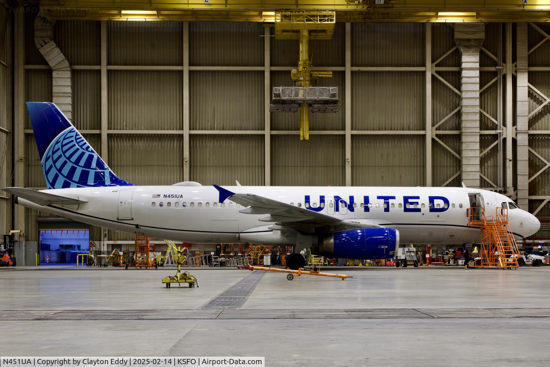 N451UA, 1998 Airbus A320-232 C/N 865, SFO 2025