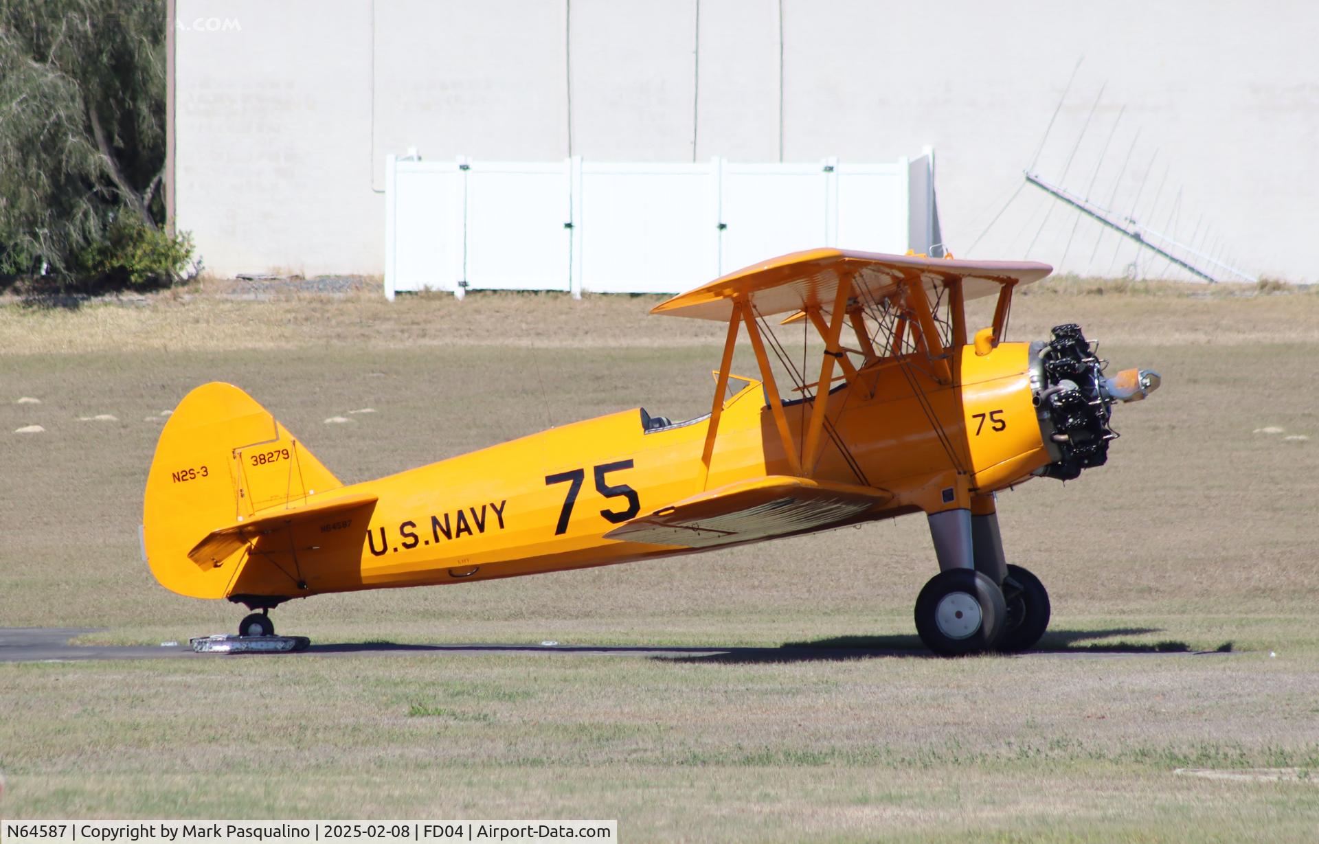N64587, 1943 Boeing B75N1 C/N 75-7900, Stearman