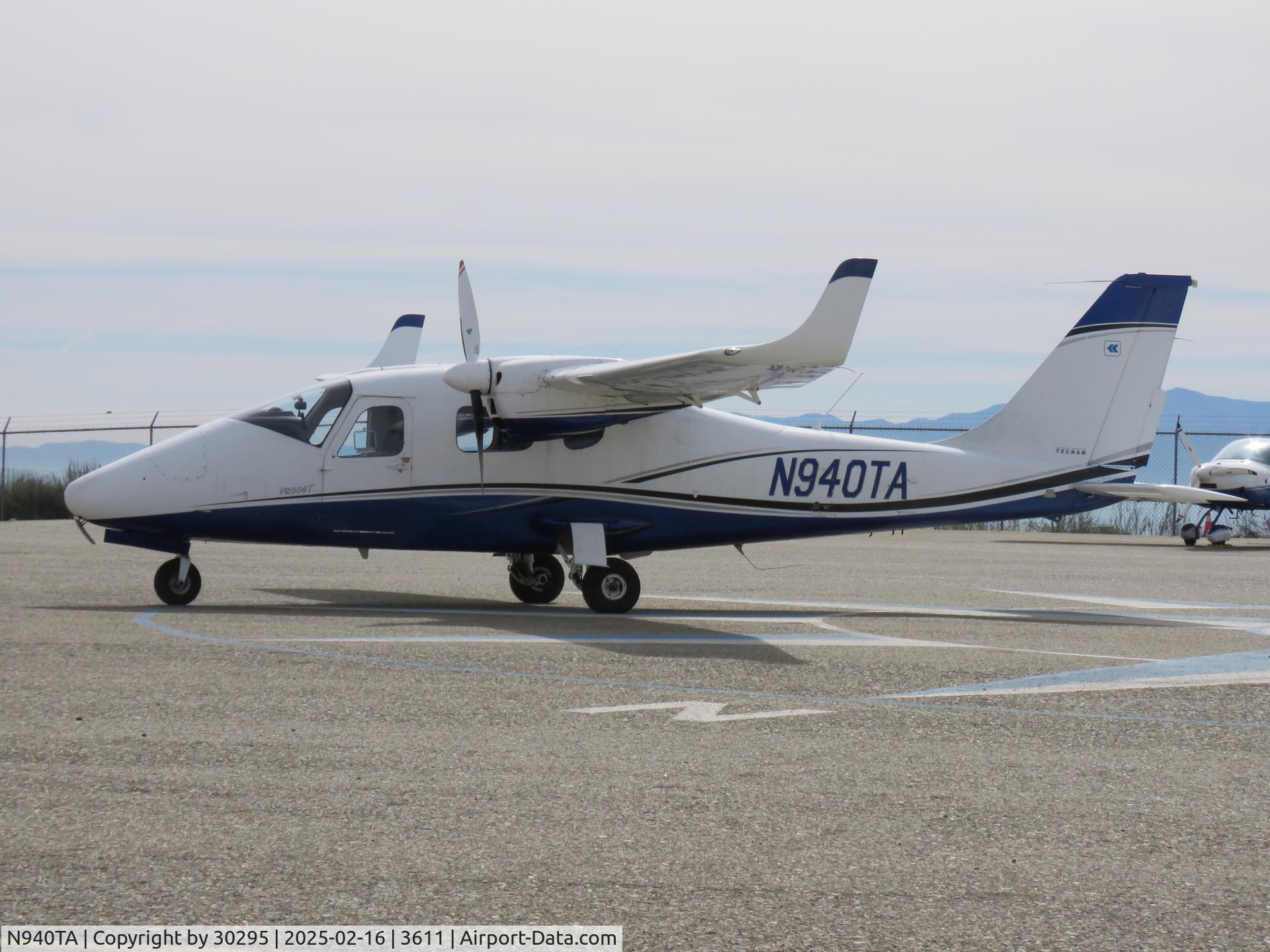 N940TA, 2014 Tecnam P-2006T C/N 140/US, Parked