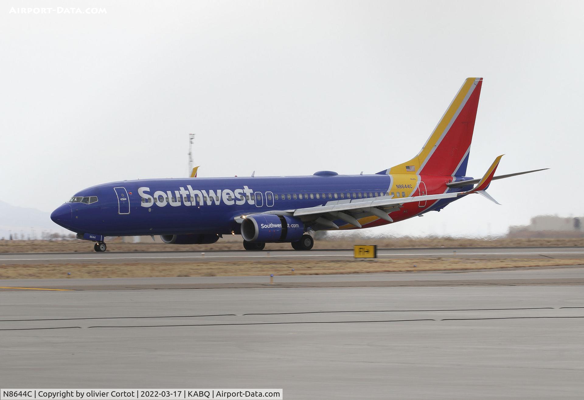 N8644C, 2014 Boeing 737-8H4 C/N 35973, march 2022