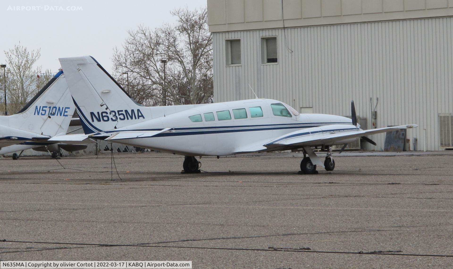 N635MA, Cessna 402C C/N 402C0634, march 2022