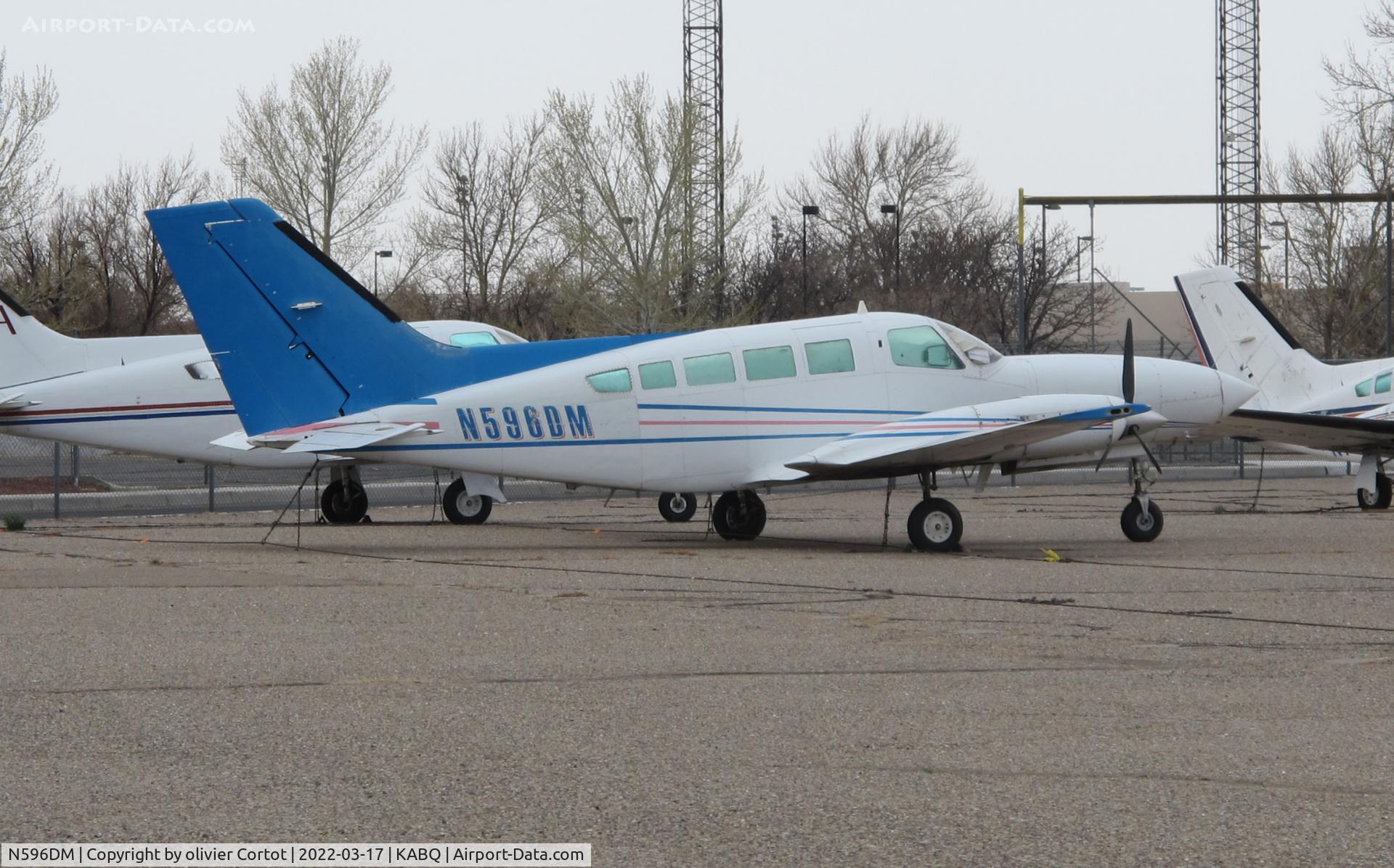 N596DM, Cessna 402C C/N 402C0255, march 2022