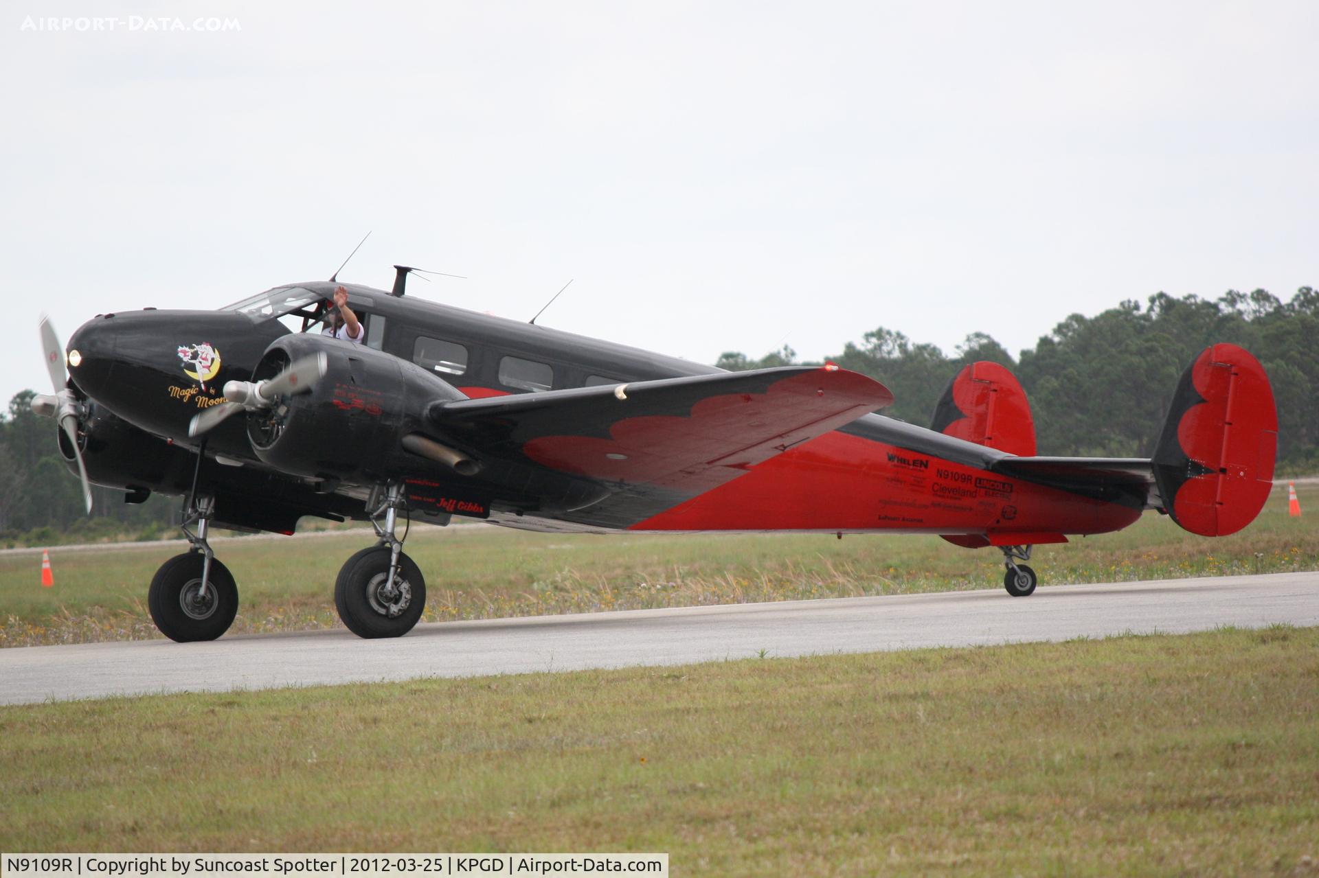 N9109R, 1943 Beech C18S (AT-7C) C/N 4383 (5676), Matt Younkin & The Twin Beech 18 performs during the Florida International Air Show