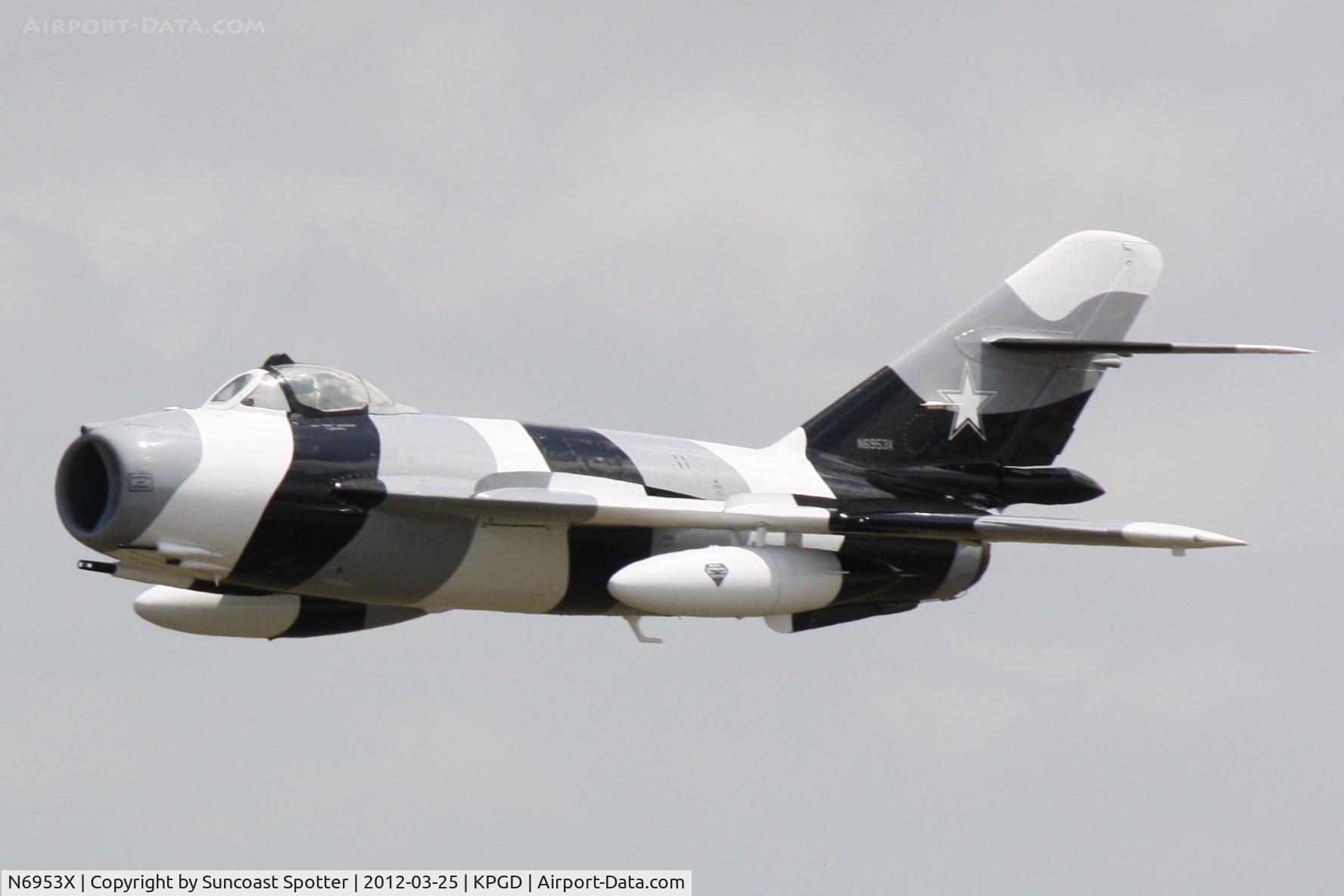 N6953X, PZL-Mielec Lim-6 (MiG-17) C/N 1J0511, Black Diamond Jet Team