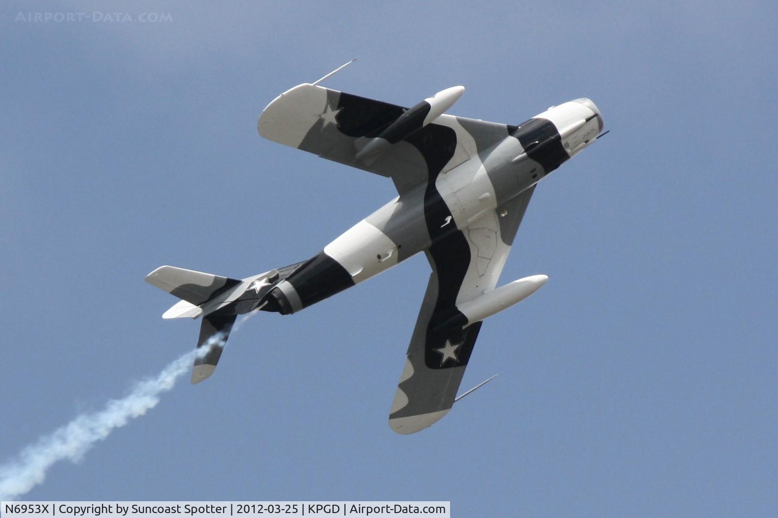 N6953X, PZL-Mielec Lim-6 (MiG-17) C/N 1J0511, Black Diamond Jet Team