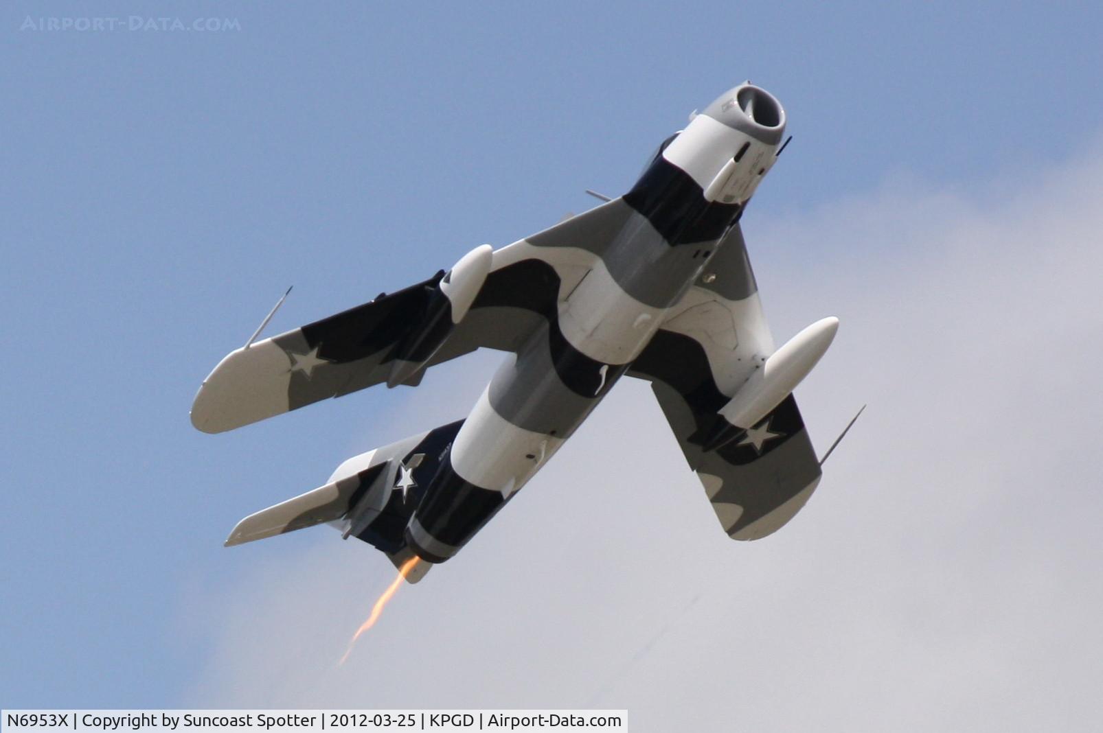 N6953X, PZL-Mielec Lim-6 (MiG-17) C/N 1J0511, Black Diamond Jet Team 
