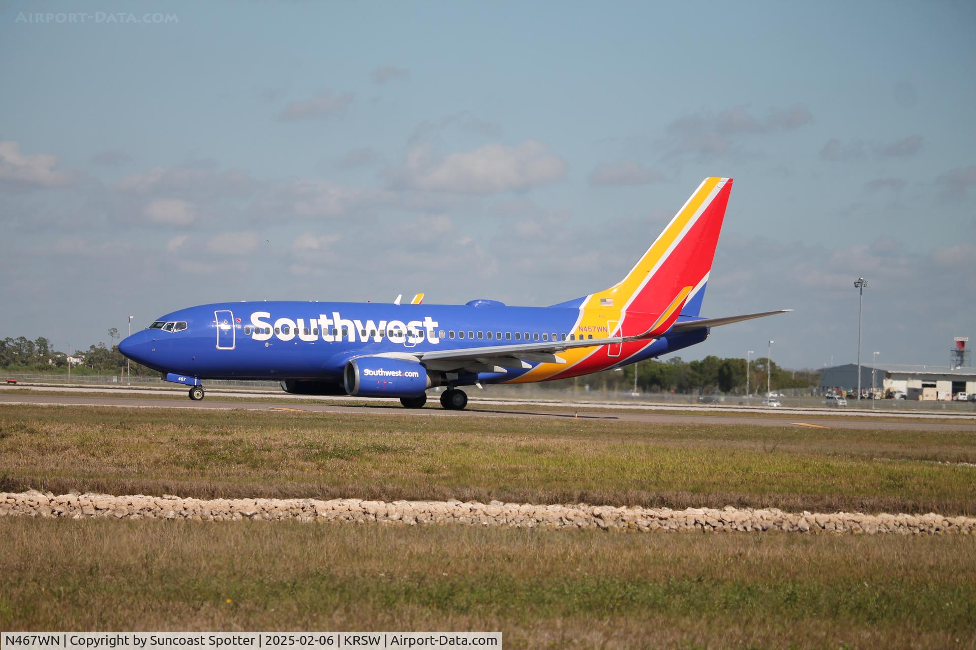N467WN, 2004 Boeing 737-7H4 C/N 33830, Southwest Flight 3286 taxis at Southwest Florida International Airport prior to flight to Pittsburgh International Airport