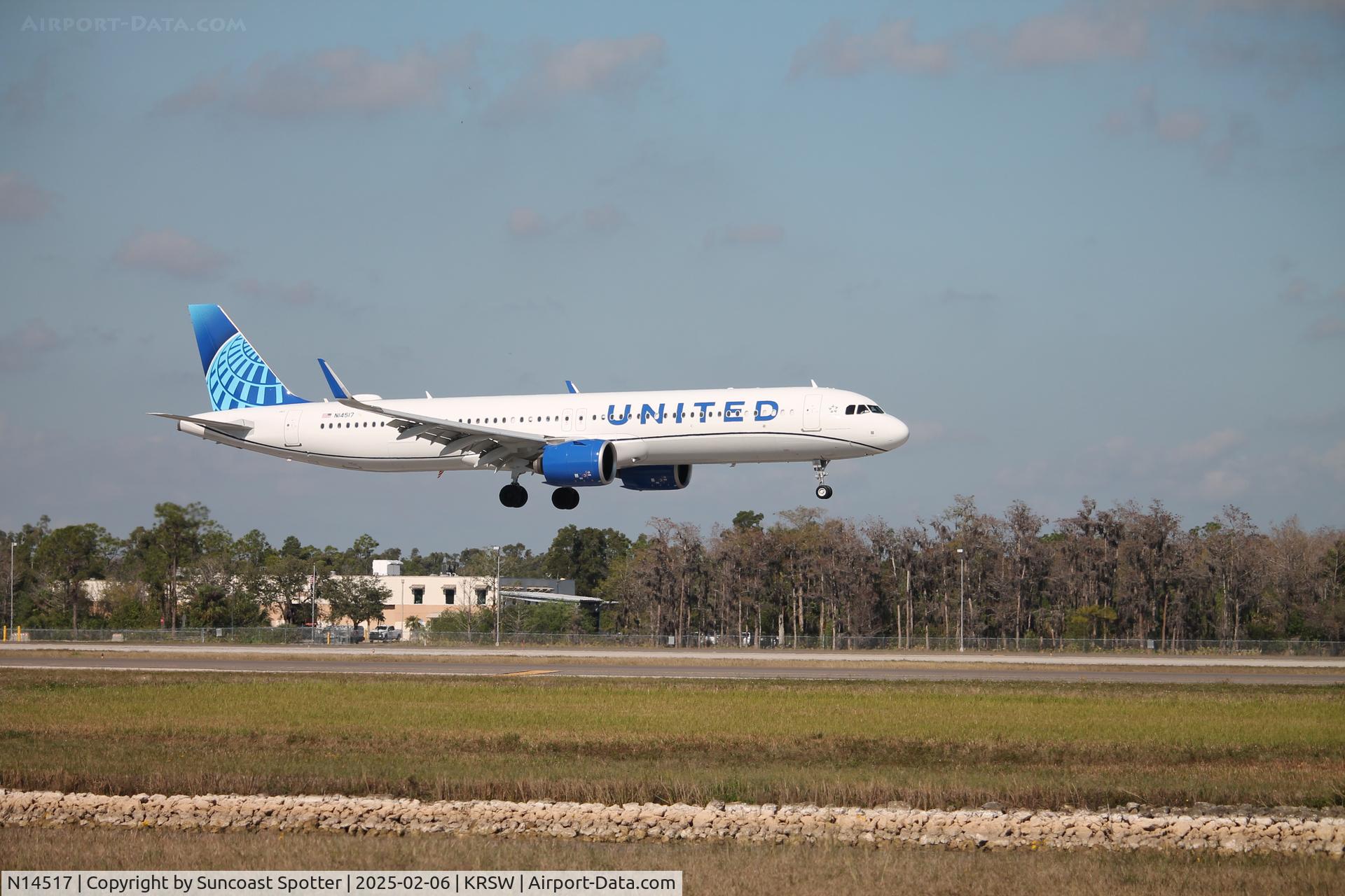 N14517, , United Flight 1740 arrives on Runway 6 at Southwest Florida International Airport following flight from Chicago-O’Hare International Airport
