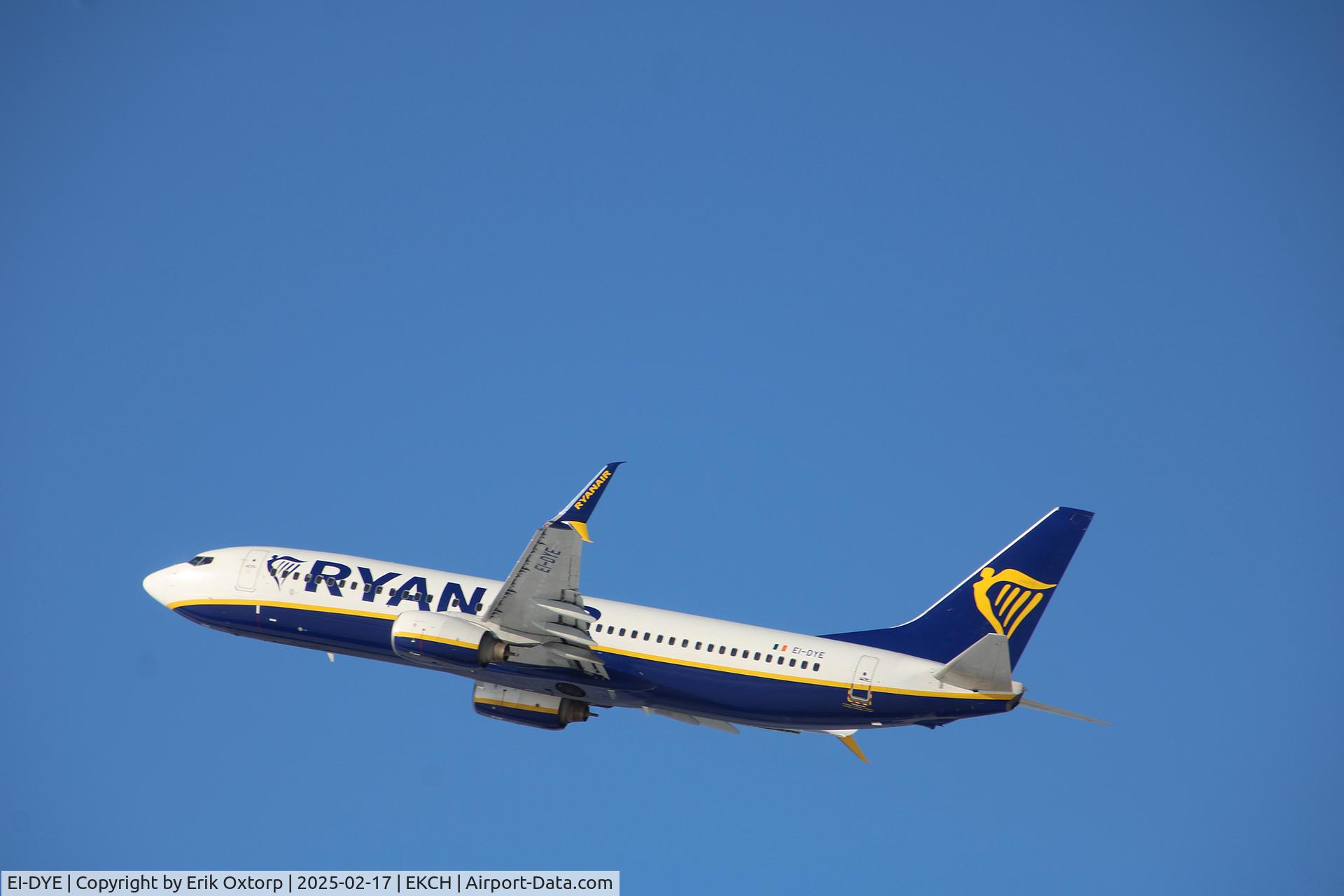 EI-DYE, 2008 Boeing 737-8AS C/N 36568, EI-DYE take off rw 22R