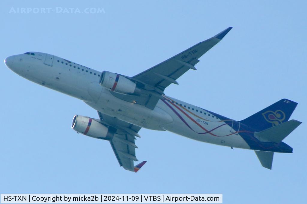 HS-TXN, 2014 Airbus A320-232 C/N 6113, Take off