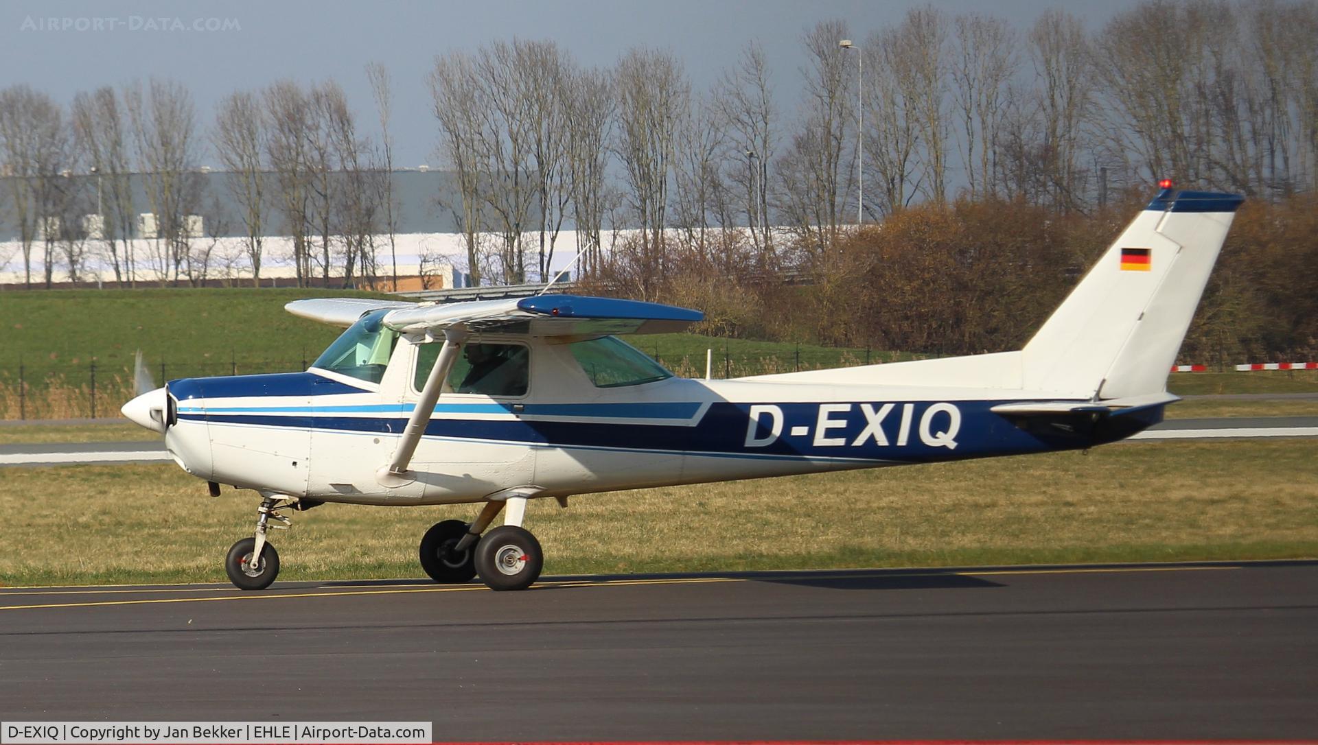 D-EXIQ, 1981 Reims F152 C/N 1868, Lelystad Airport