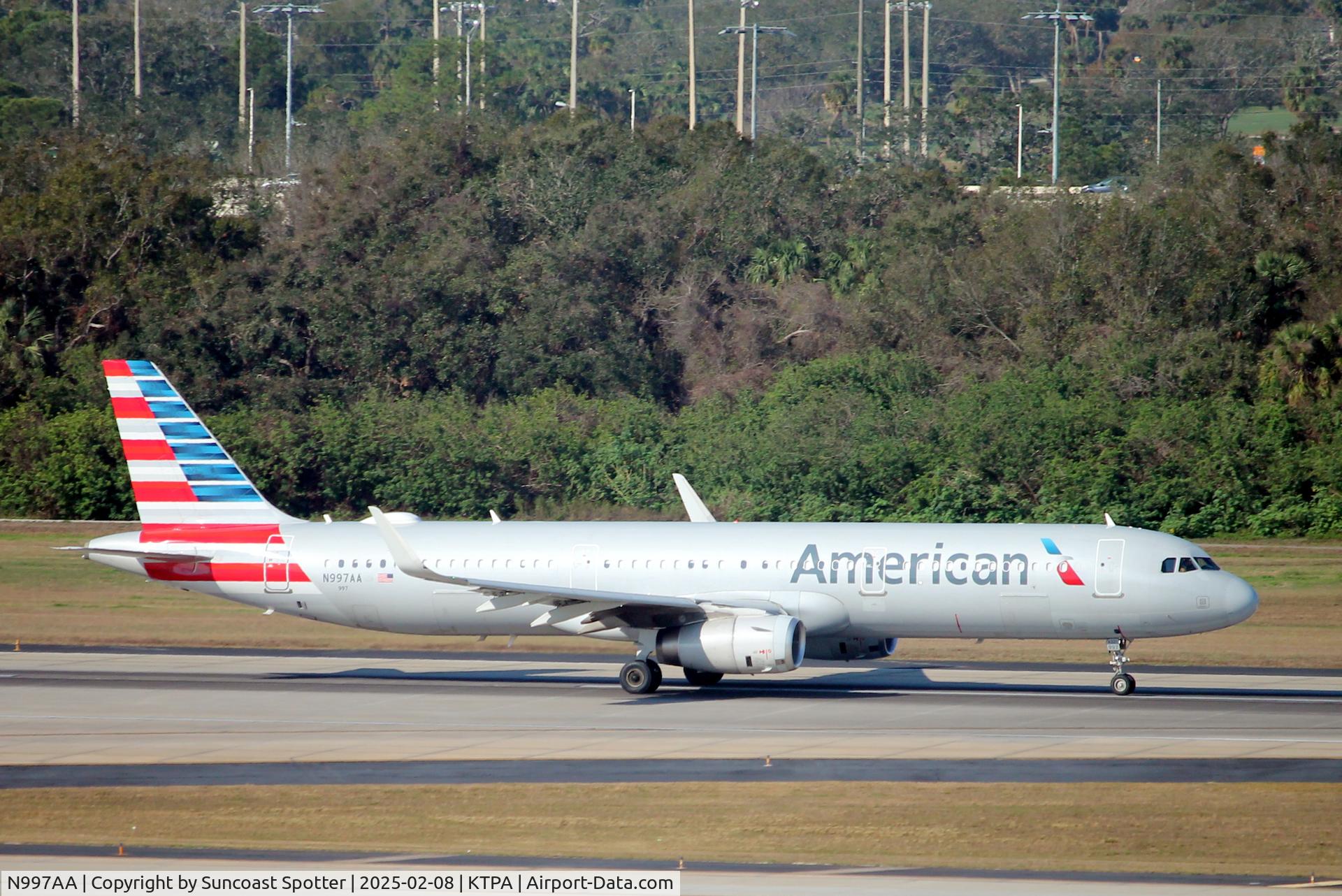 N997AA, 2017 Airbus A321-231 C/N 7349, American Flight 1189 departs Runway 1L at Tampa International Airport enroute to Dallas-Fort Worth International Airport
