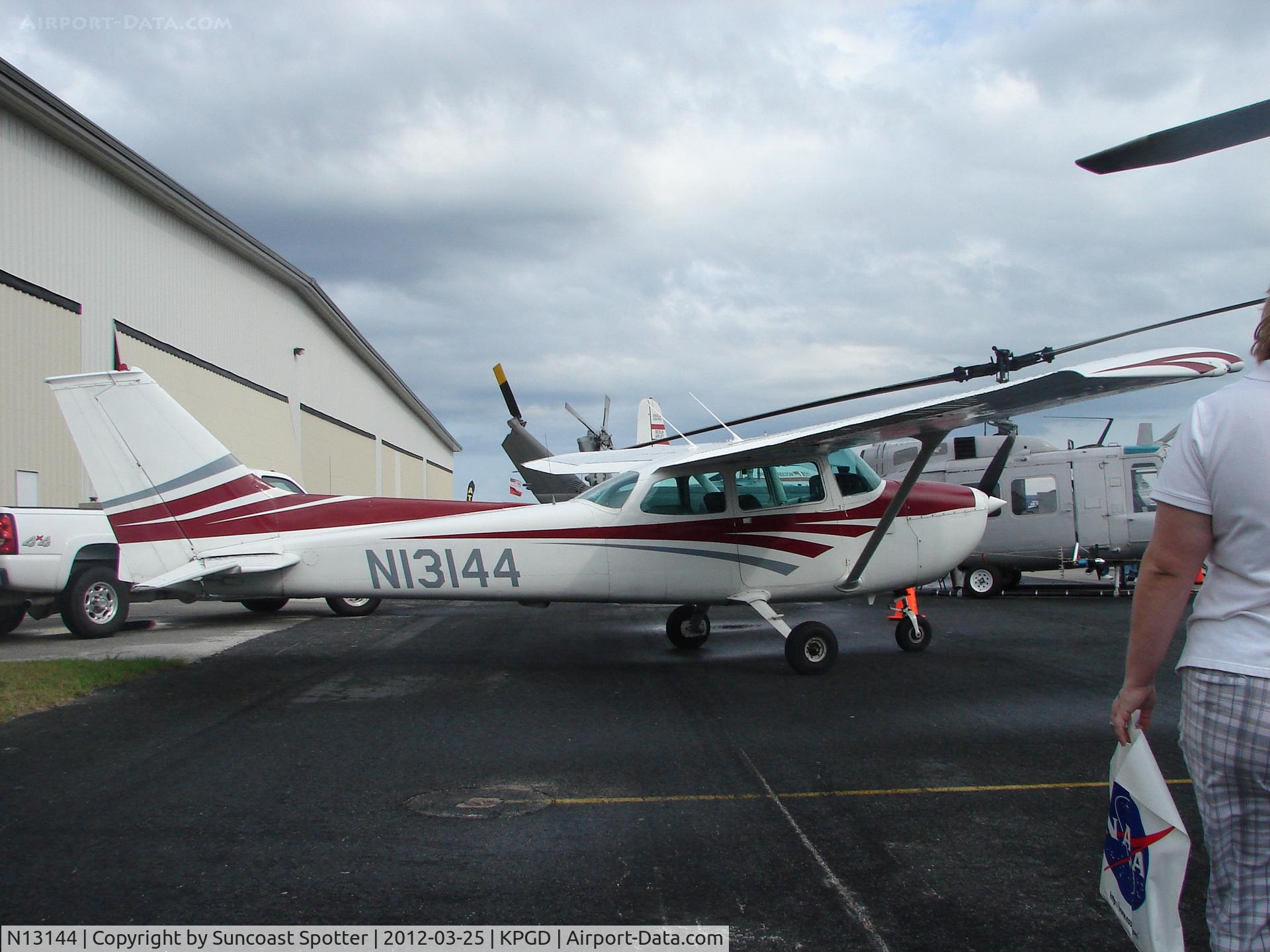 N13144, 1973 Cessna 172M C/N 17262527, Cessna Skyhawk at Florida International Air Show