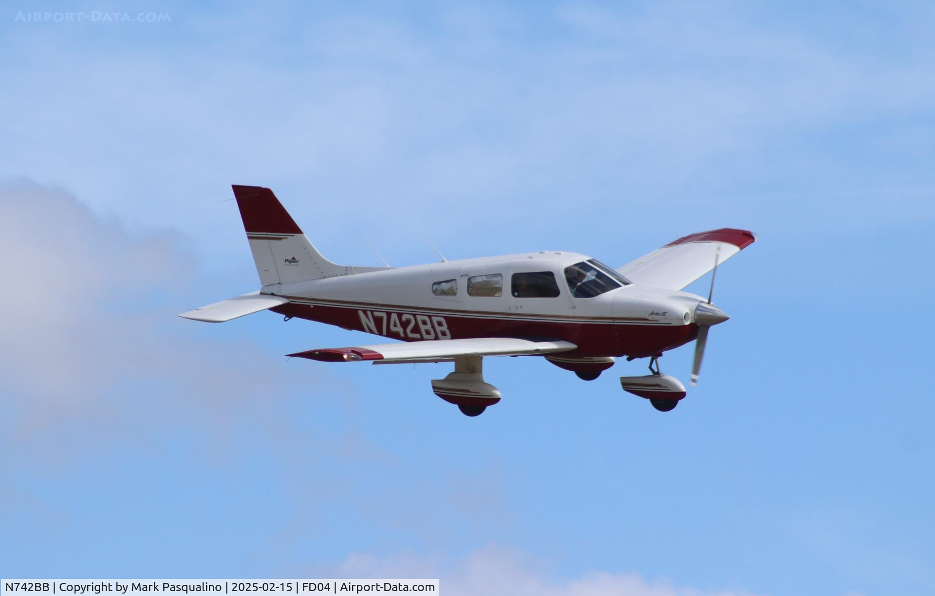 N742BB, 1998 Piper PA-28-181 Archer III C/N 28-43142, Piper PA-28-181
